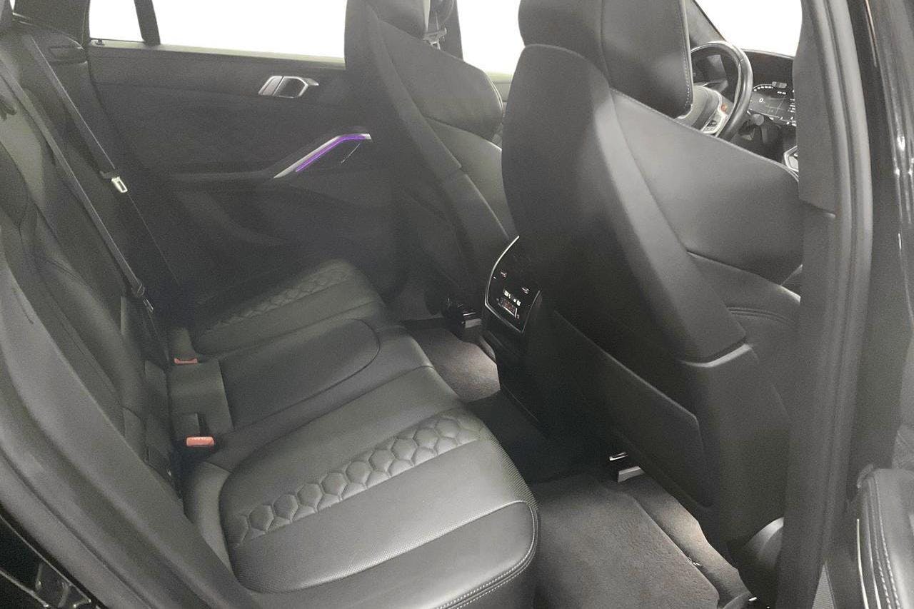 BMW X6 M Competition, G06 (625hk) - 4 926 mil - Automat - grön - 2020