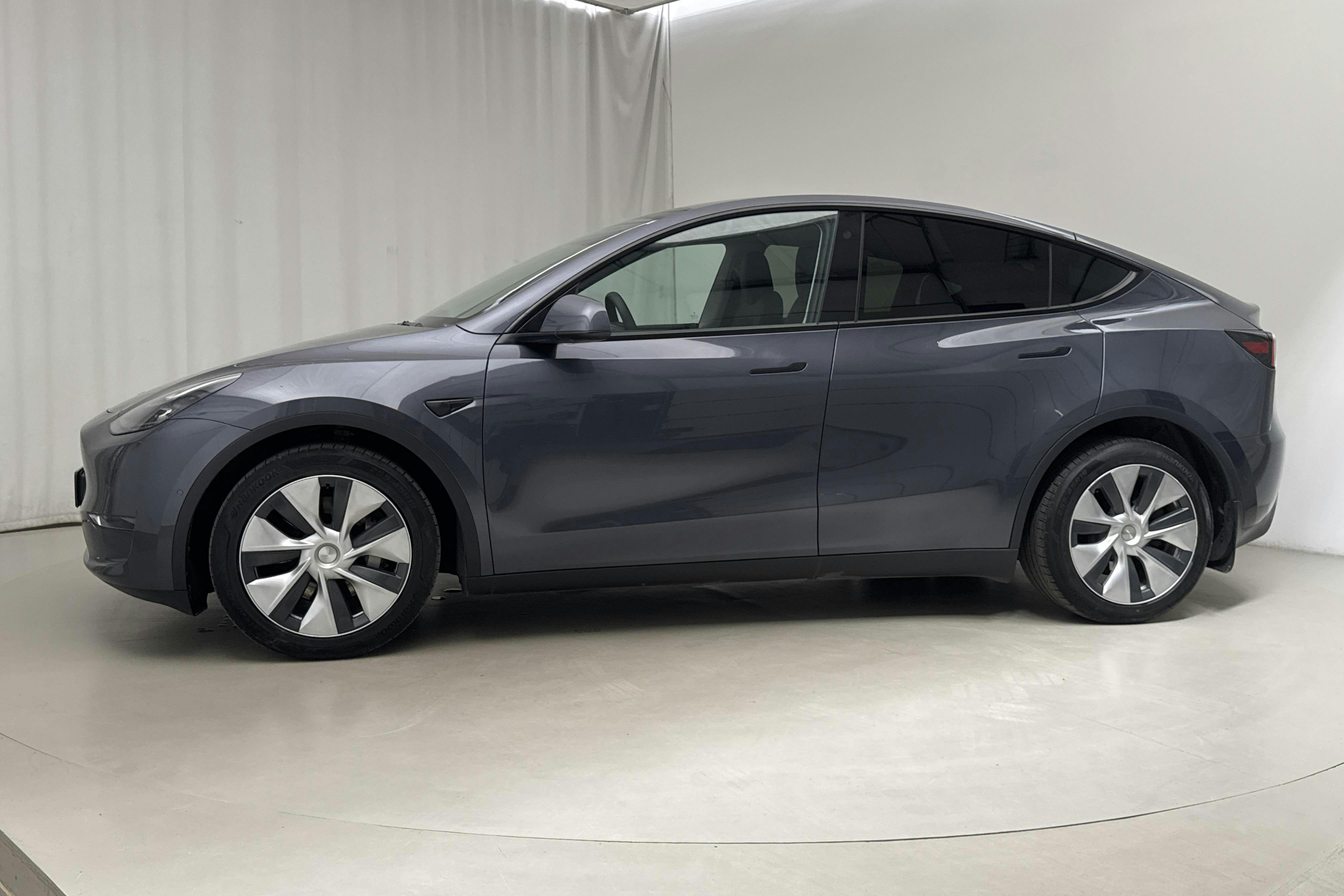 Tesla Model Y Long Range Dual Motor AWD - 4 796 mil - Automat - grå - 2022