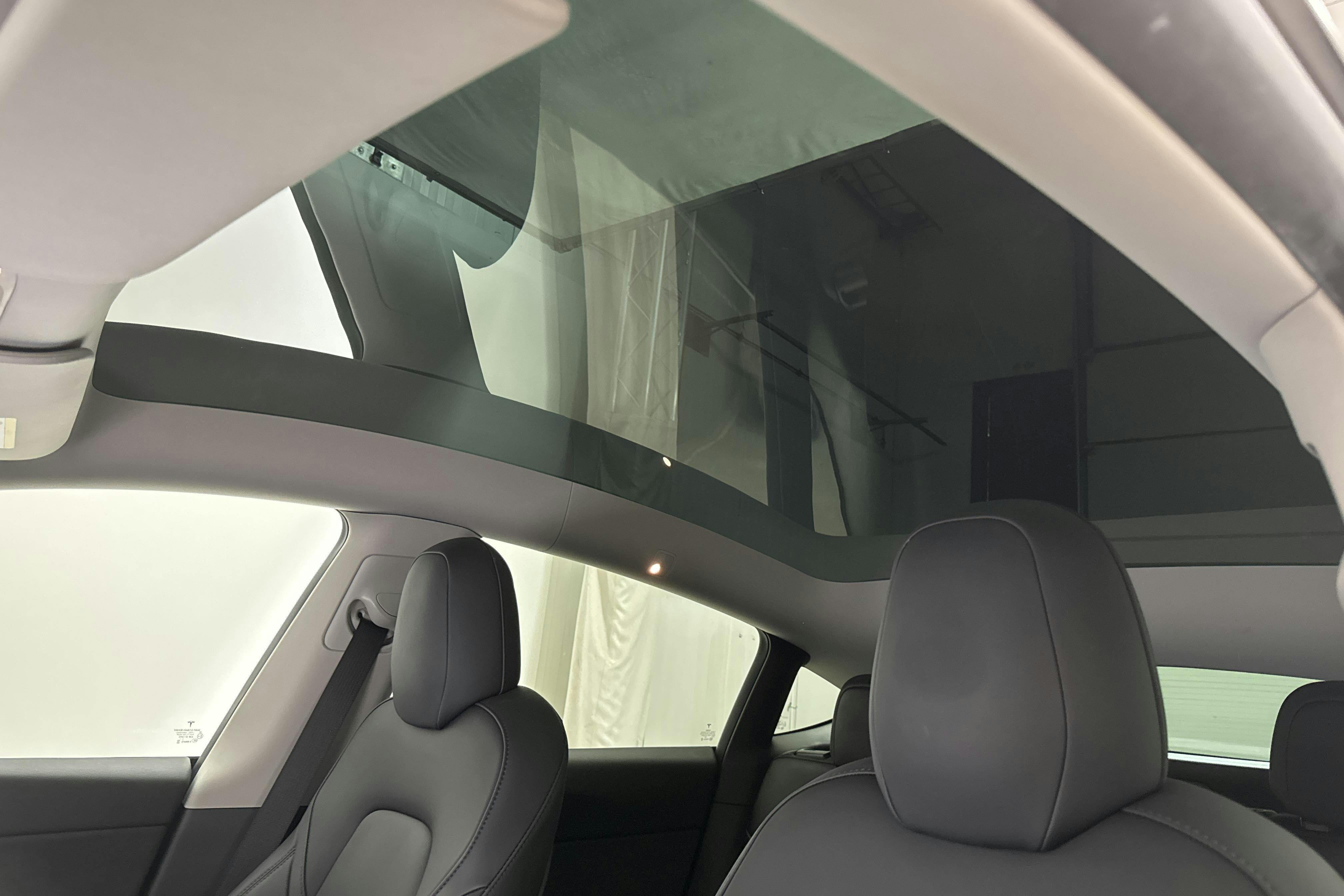 Tesla Model Y Long Range Dual Motor AWD - 4 796 mil - Automat - grå - 2022