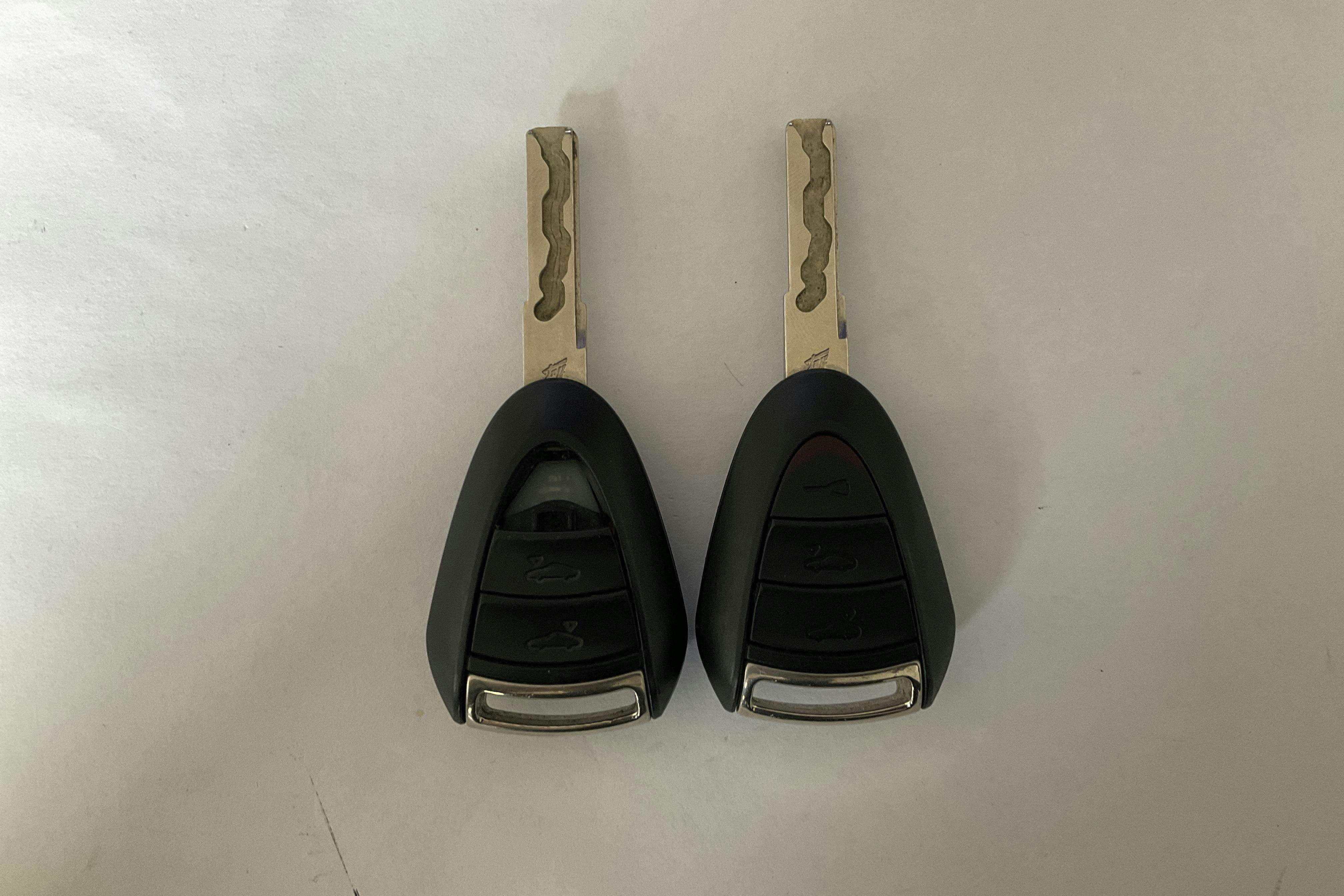 Presentationsfoto 13 av 13: Porsche Cayman 3.4 S (320hk) - 9 799 mil - Automat - svart - 2009