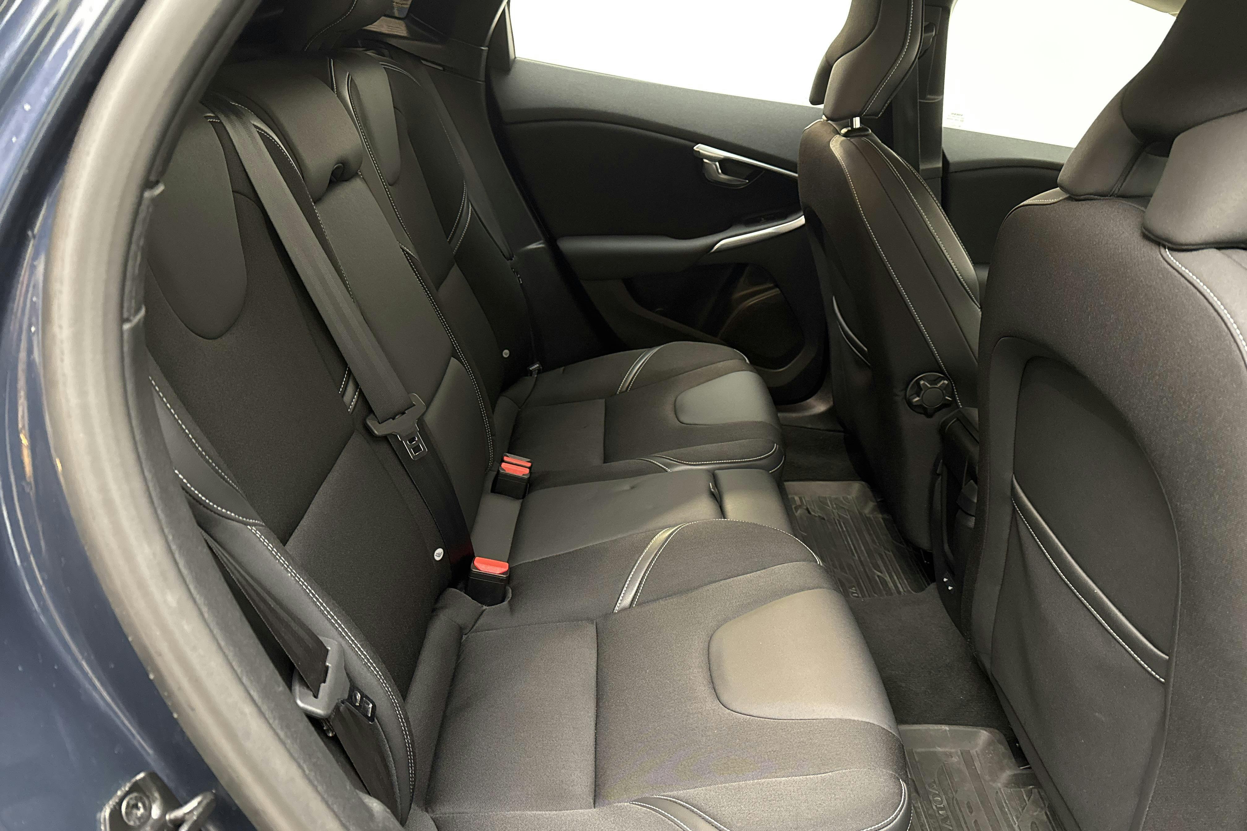 Volvo V40 D3 (150hk) - 14 699 mil - Manuell - blå - 2014