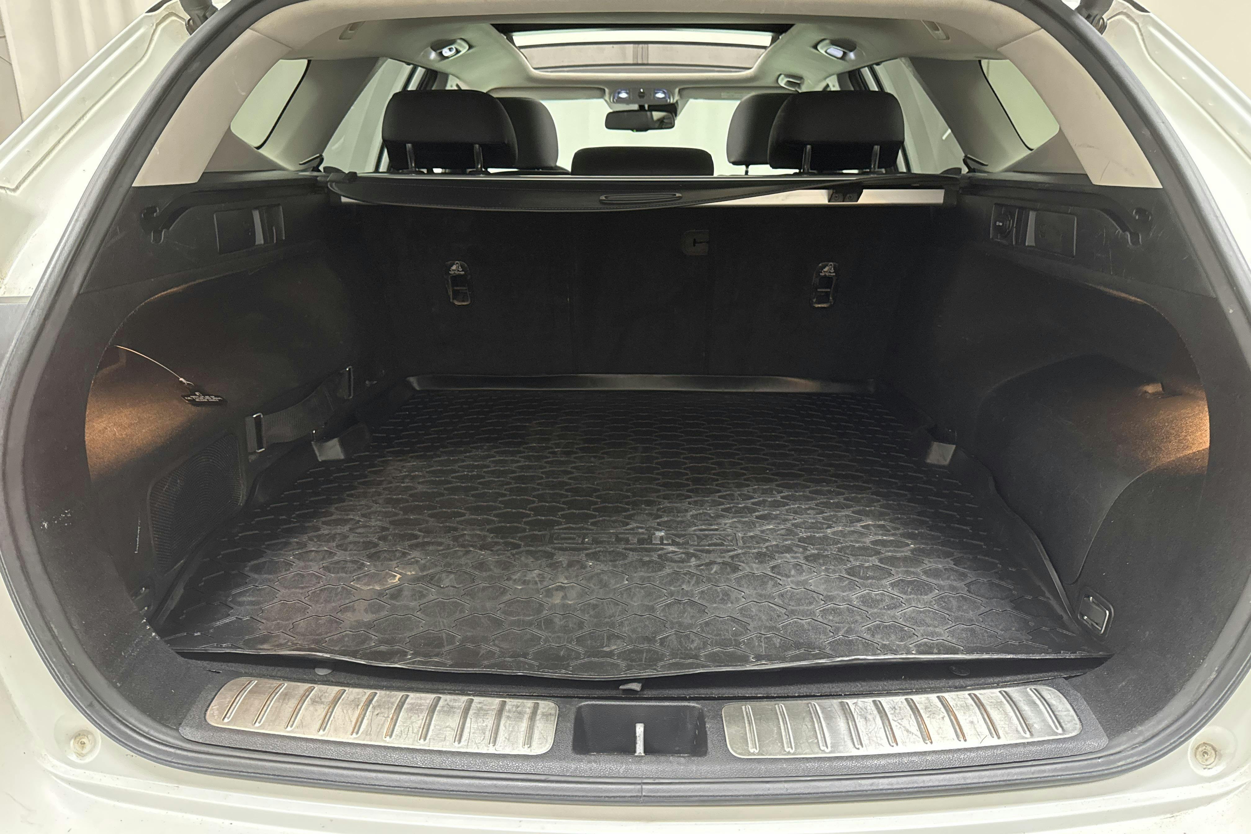 KIA Optima 2.0 GDi Plug-in Hybrid SW (205hk) - 13 081 mil - Automat - vit - 2019