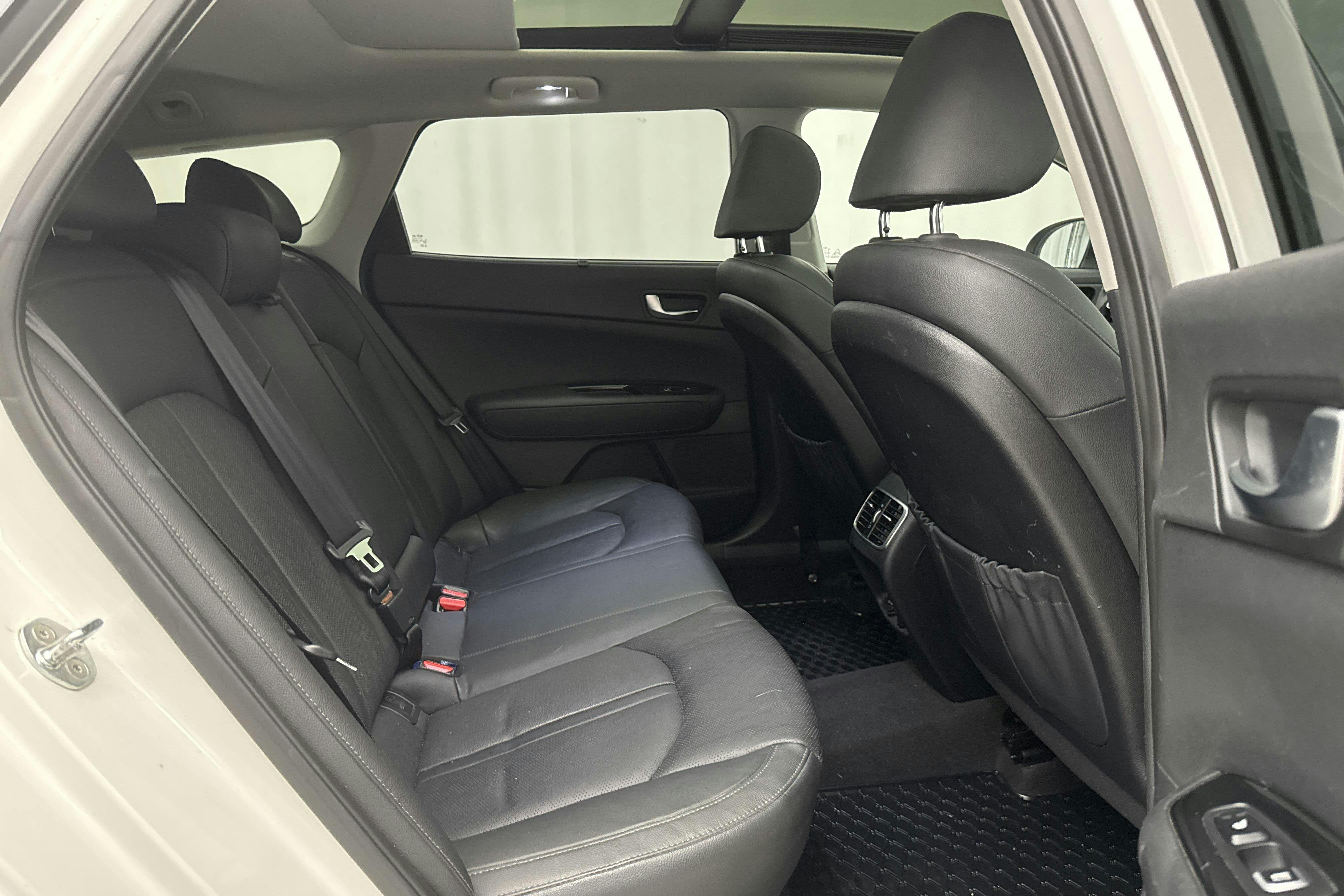 KIA Optima 2.0 GDi Plug-in Hybrid SW (205hk) - 13 081 mil - Automat - vit - 2019