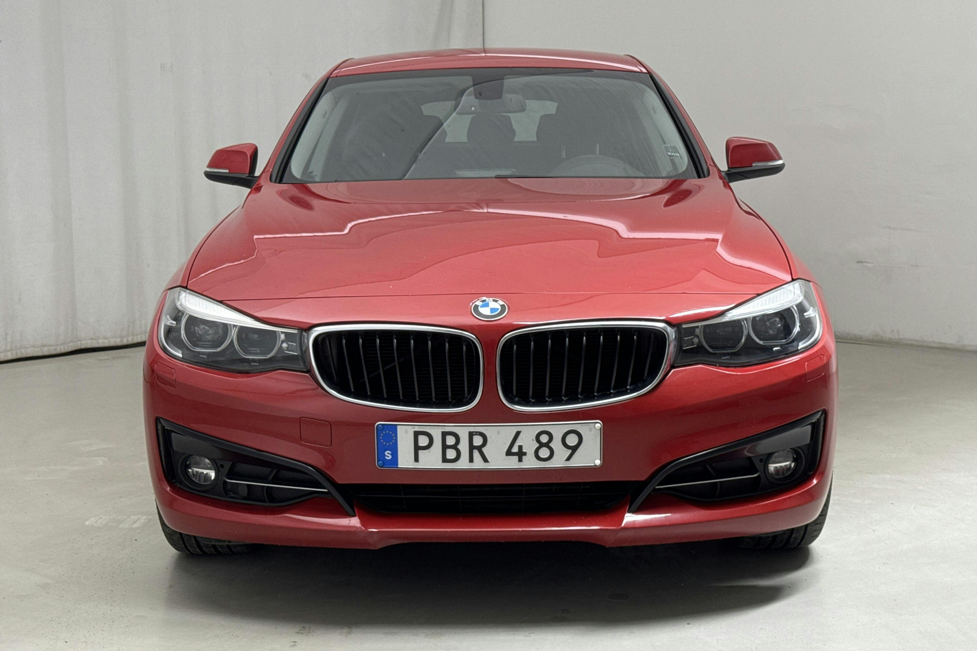 BMW 320d GT xDrive, F34 (190hk) - 15 593 mil - Automat - röd - 2017