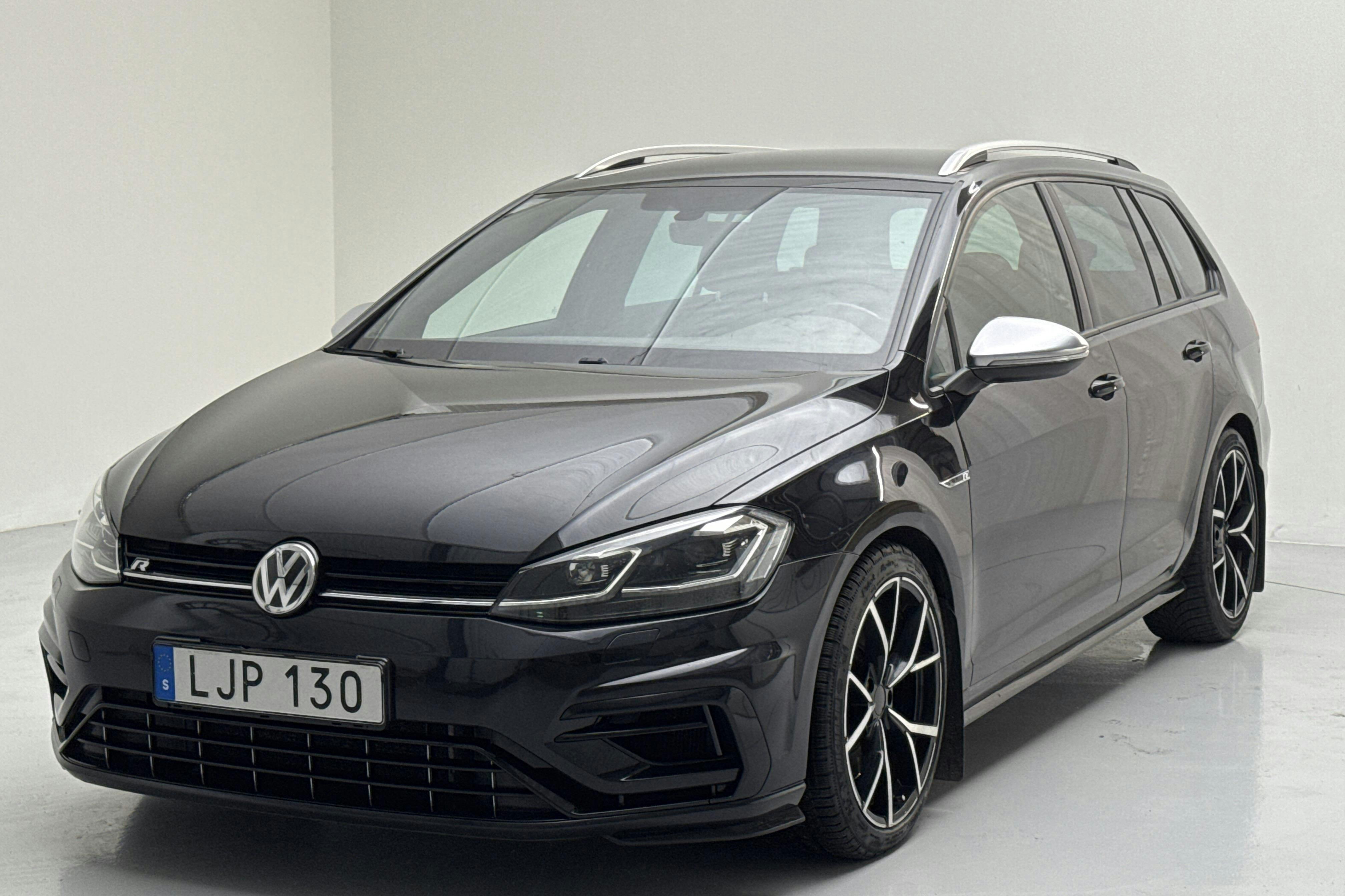 VW Golf VII R Sportscombi 4MOTION (310hk) - 13 492 mil - Automat - svart - 2018