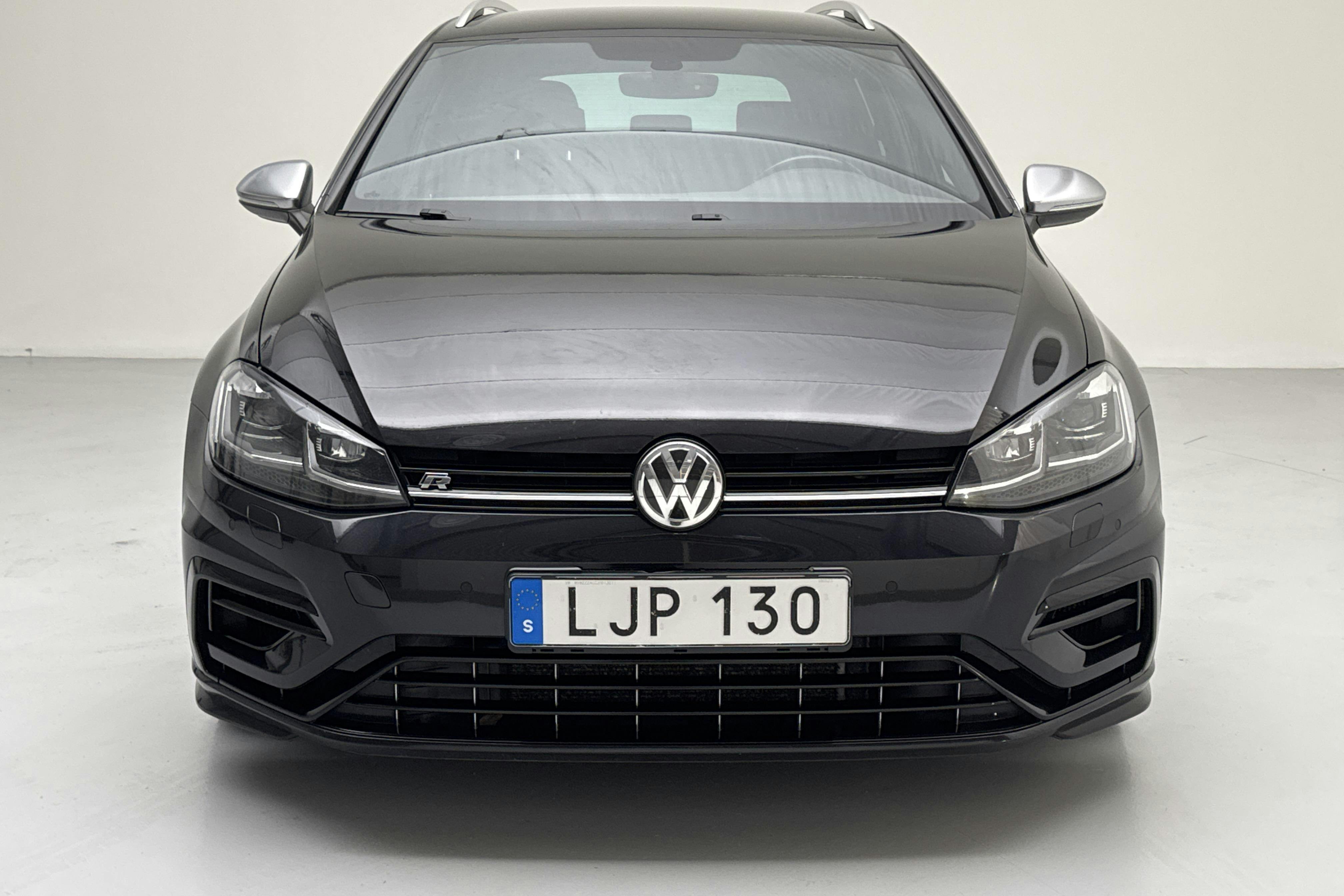 VW Golf VII R Sportscombi 4MOTION (310hk) - 13 492 mil - Automat - svart - 2018