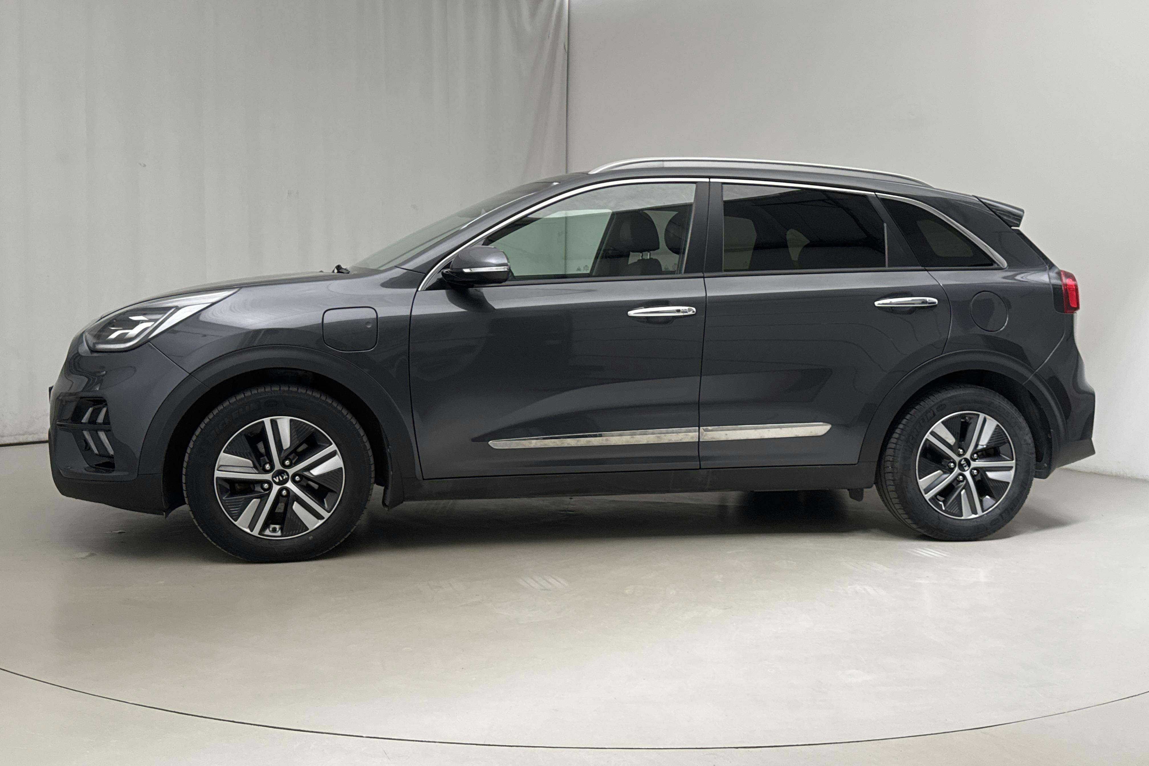 Presentation photo 2 of 19: KIA Niro Plug-in Hybrid 1.6 (141hk) - 124 650 km - Automatic - gray - 2020