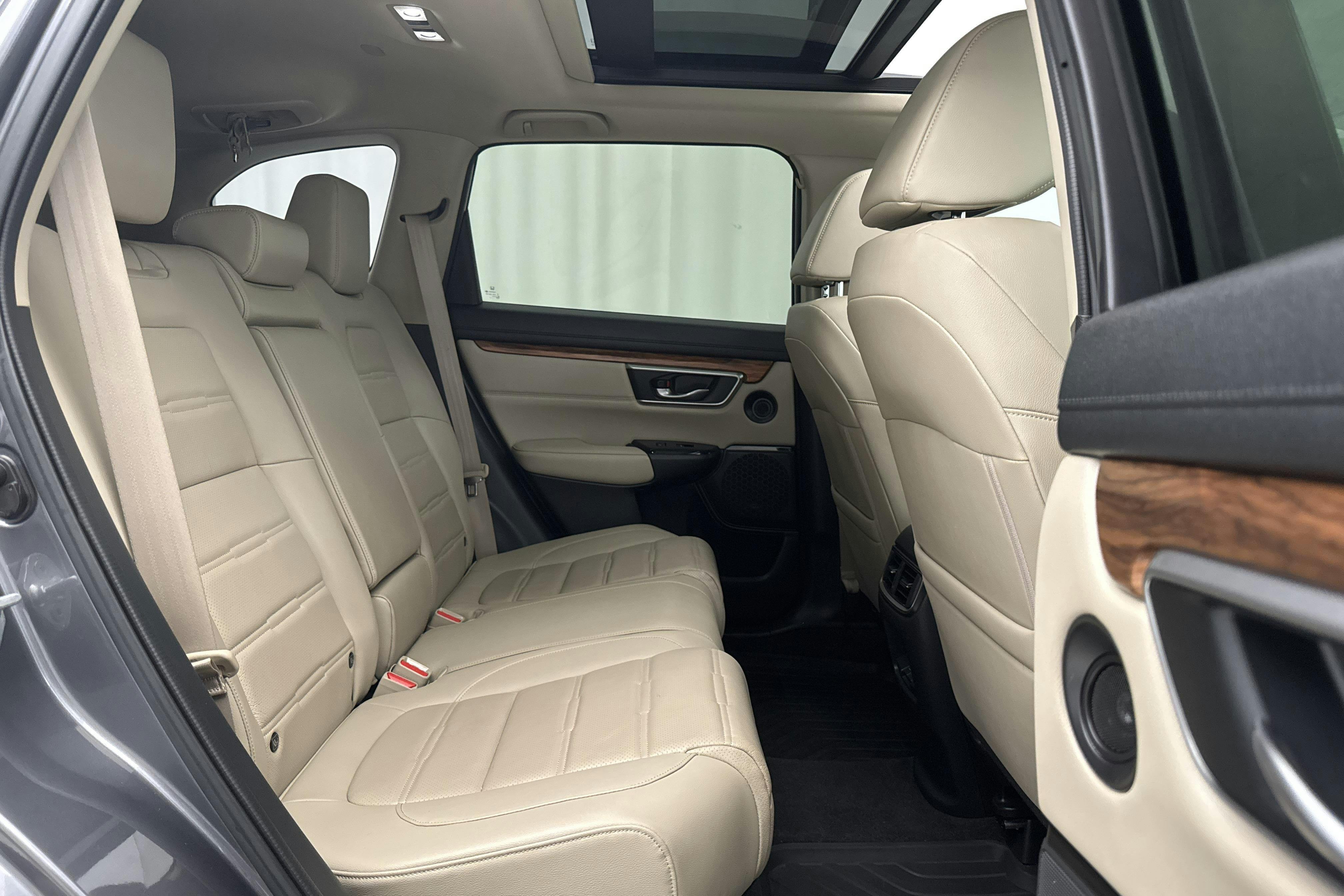 Honda CR-V 1.5 i-VTEC 4WD (193hk) - 10 727 mil - Automat - Light Grey - 2019