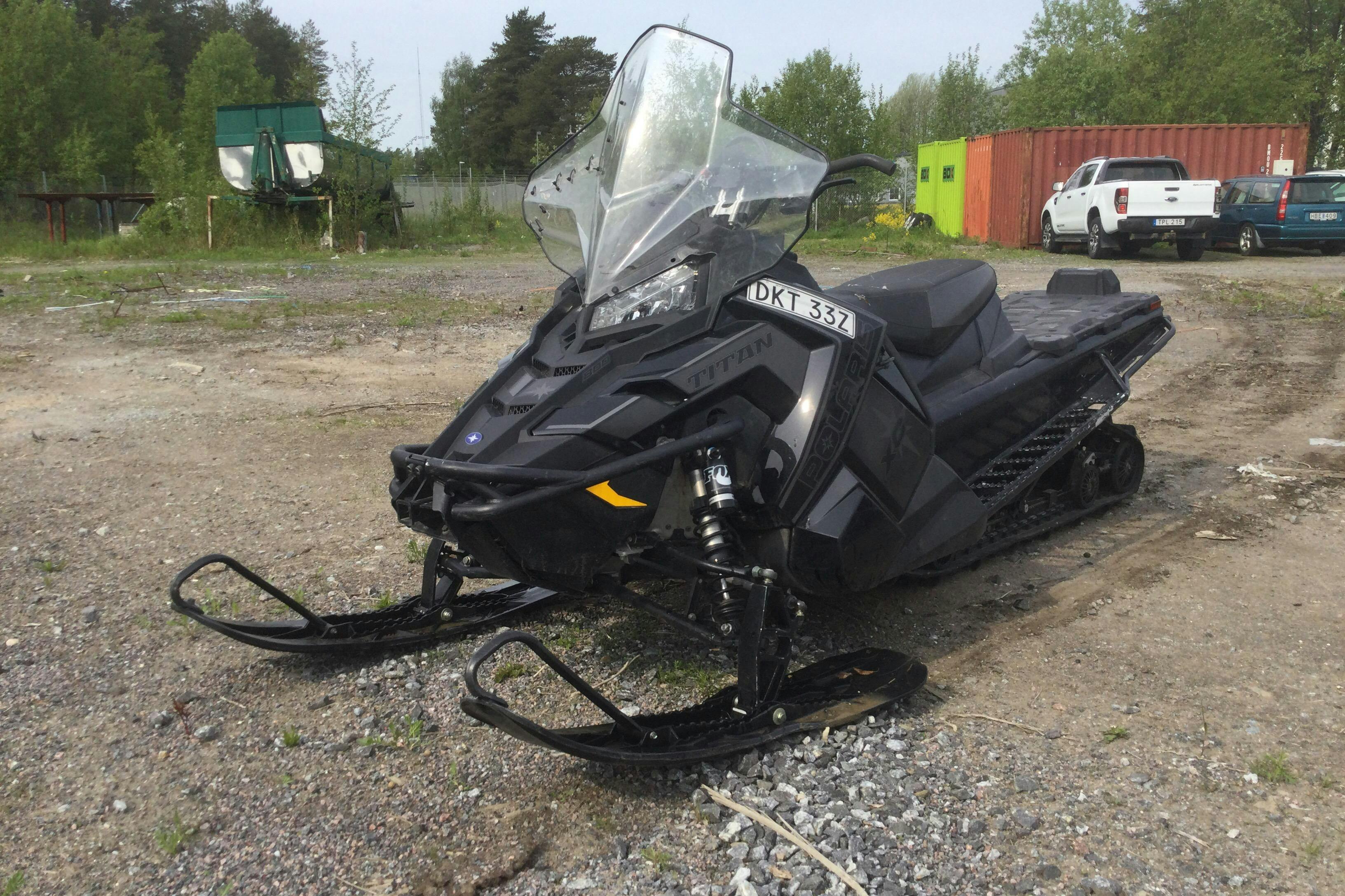 POLARIS TITAN 800 XC Snöskoter - 788 mil - Automat - 2021
