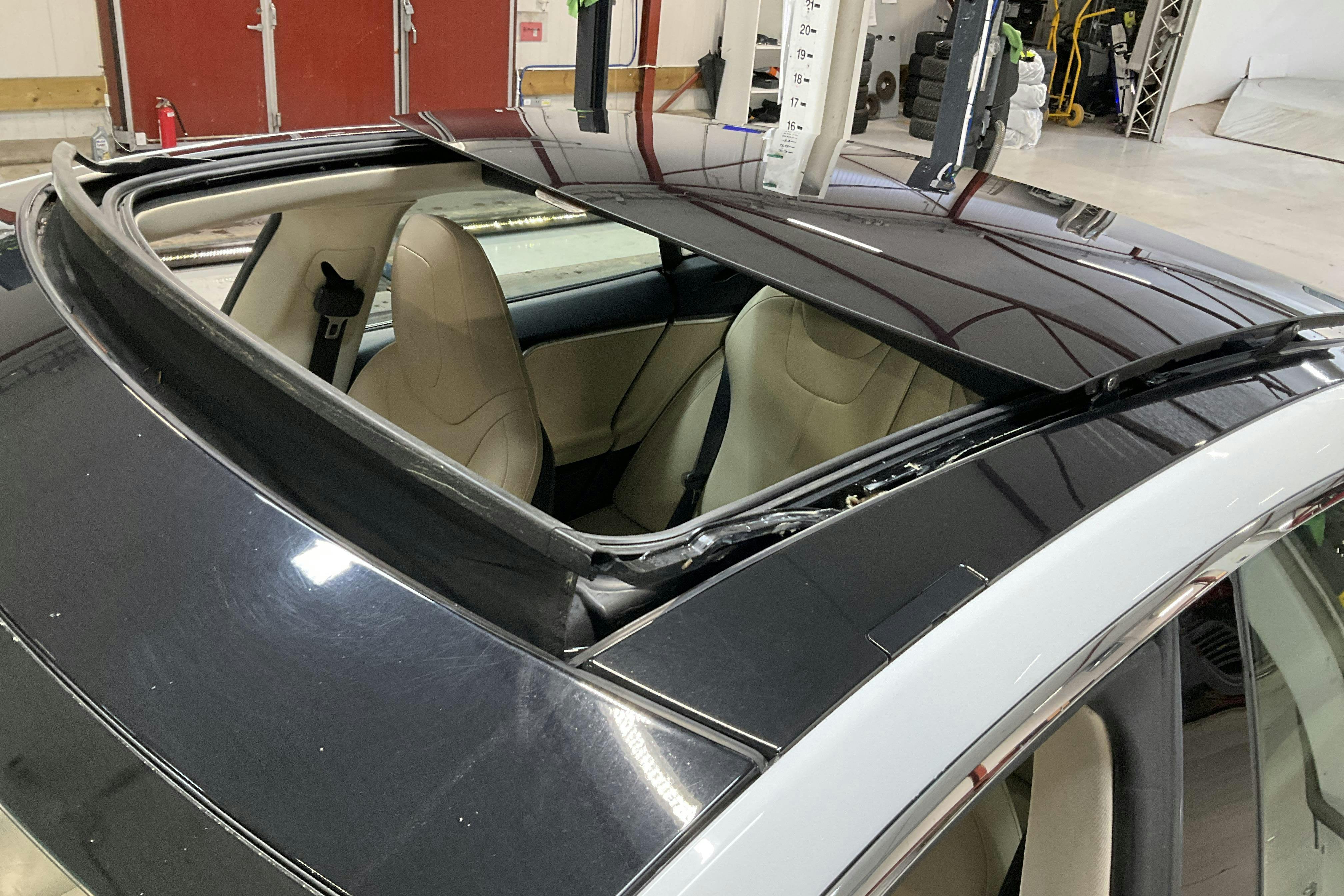 Tesla Model S 85 - 17 219 mil - Automat - vit - 2014