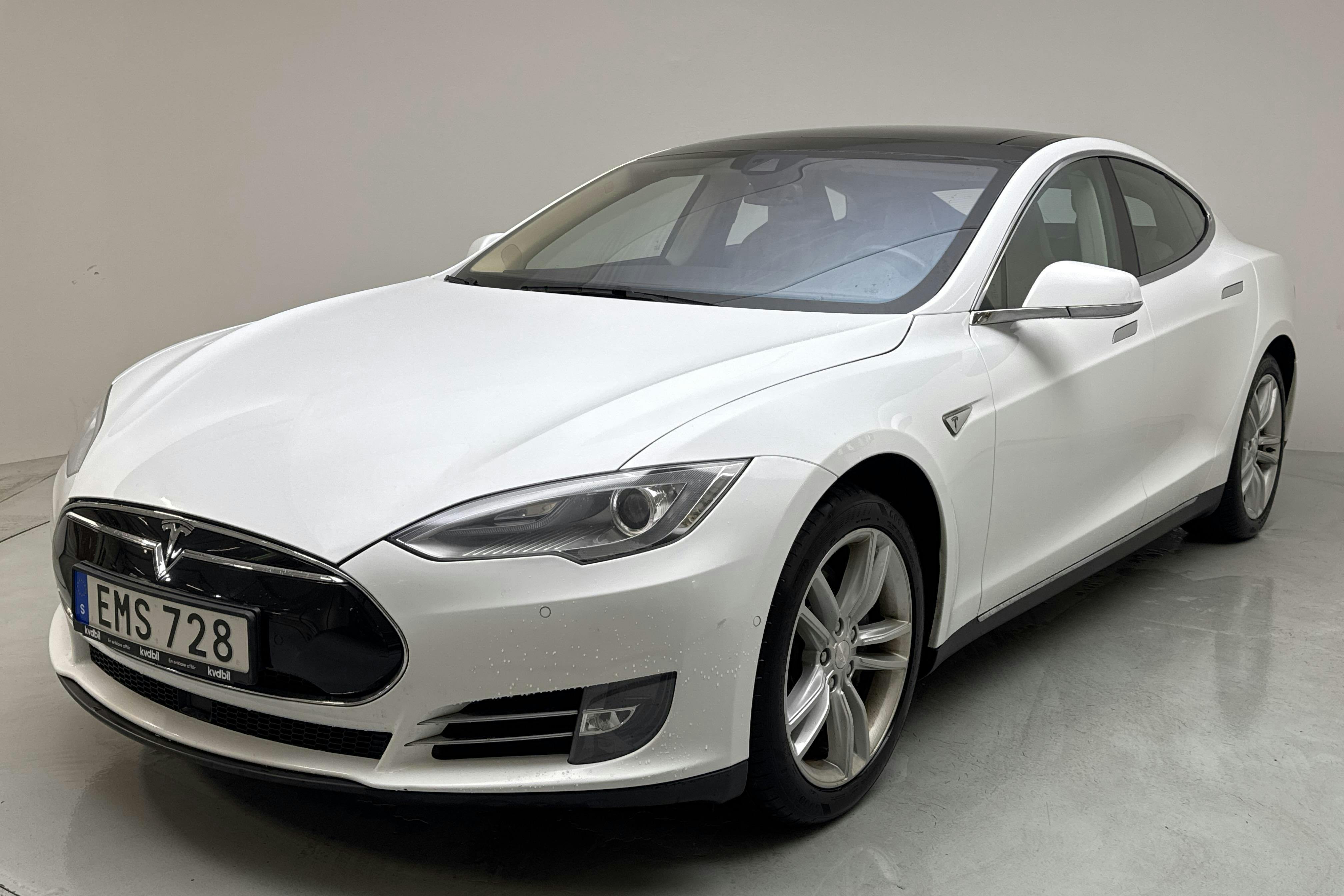 Tesla Model S 85 - 17 219 mil - Automat - vit - 2014