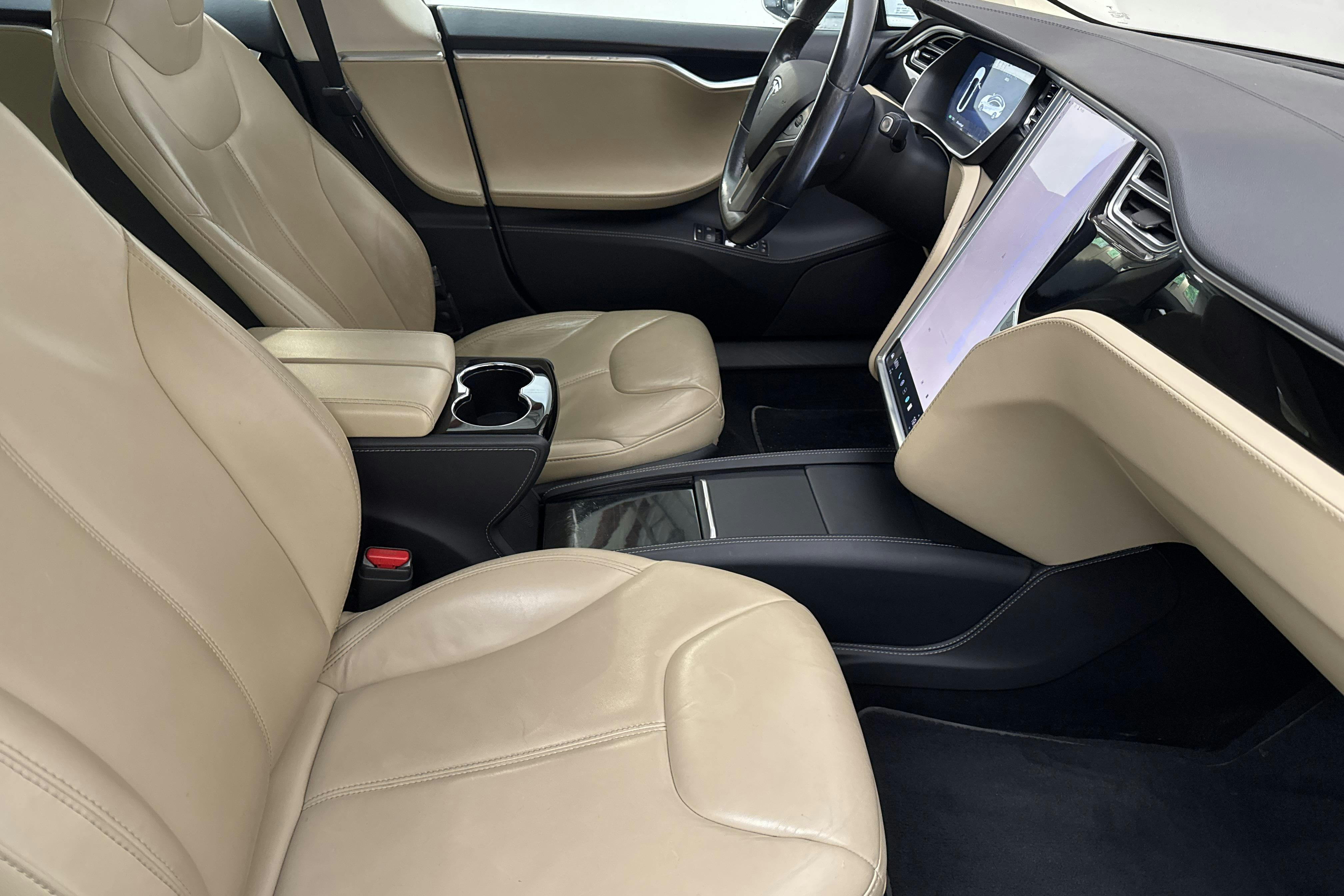 Tesla Model S 85 - 17 219 mil - Automat - vit - 2014