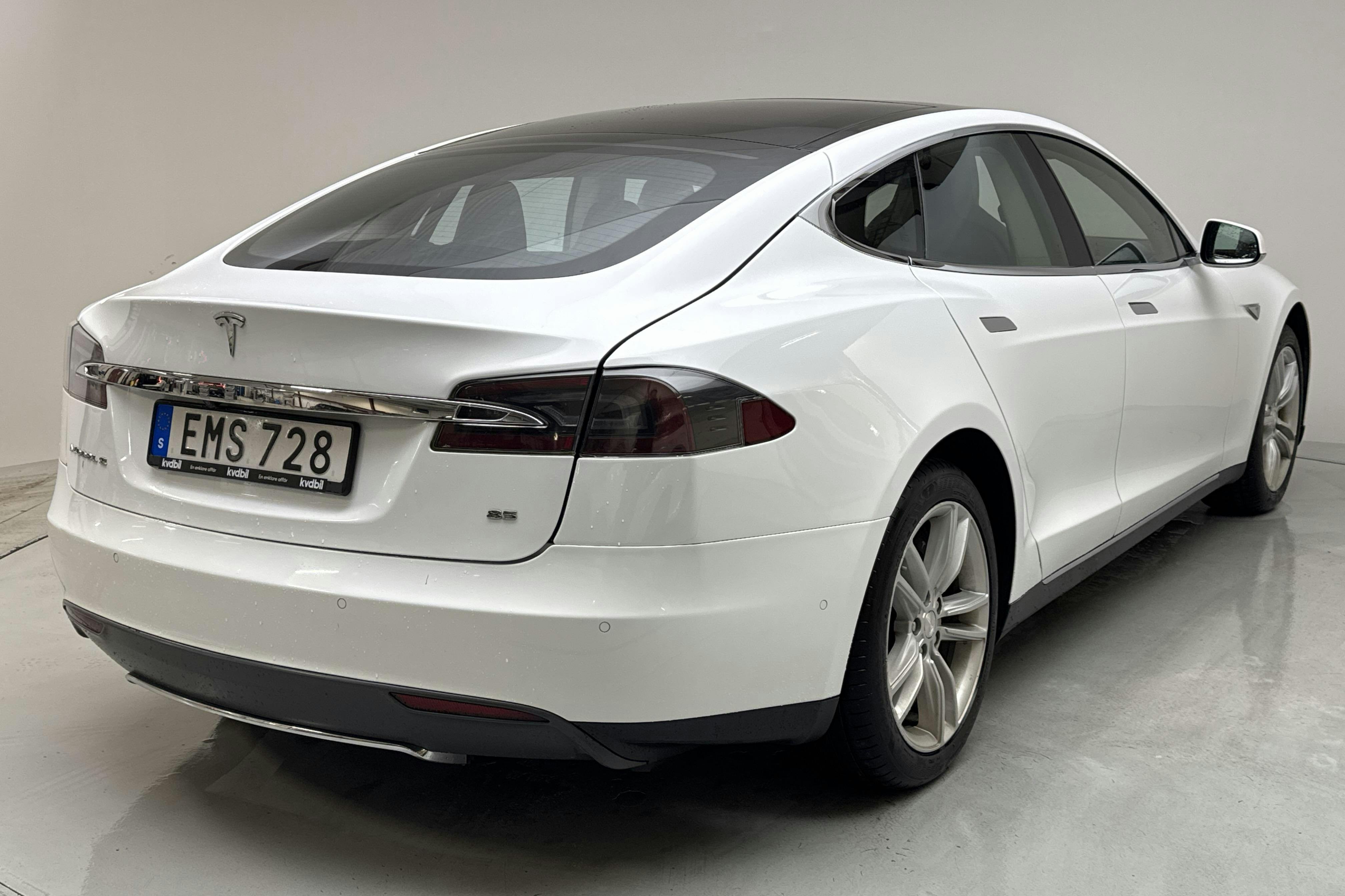 Tesla Model S 85 - 17 219 mil - Automat - vit - 2014