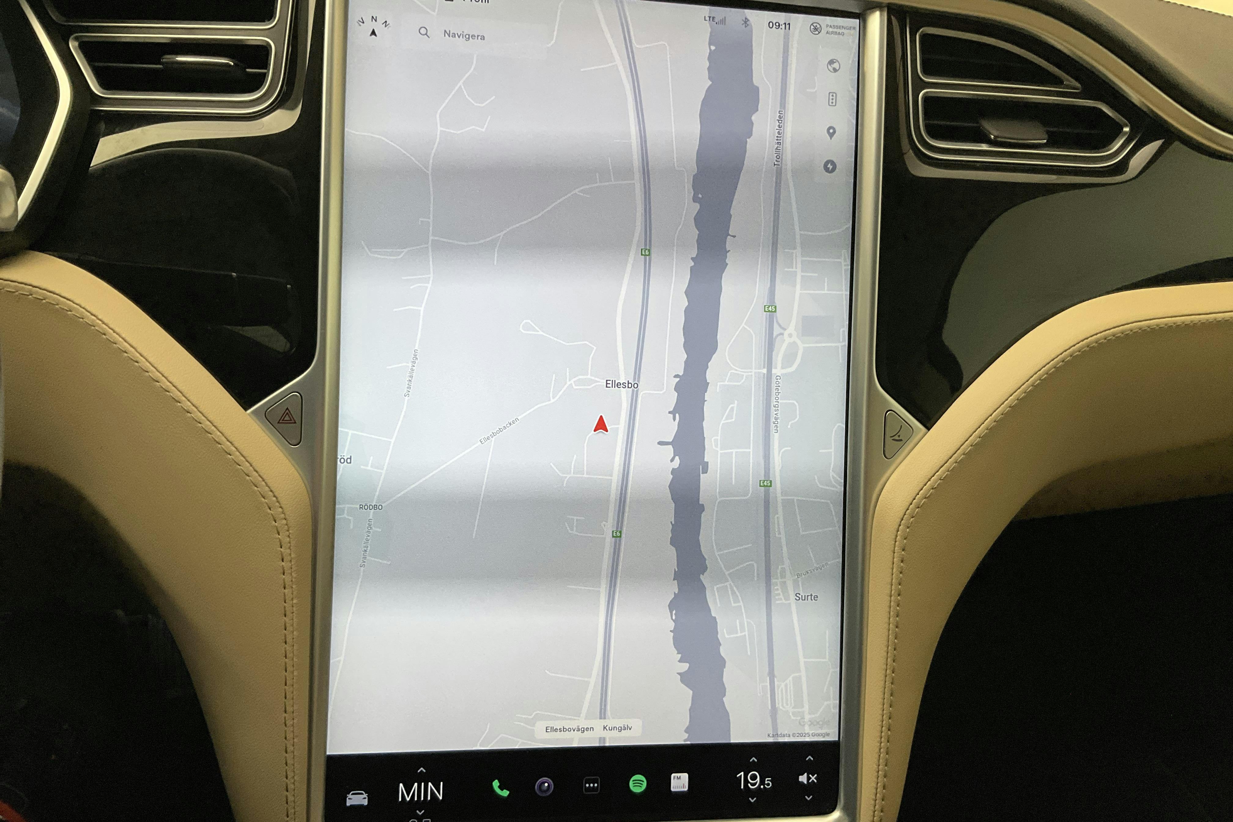 Tesla Model S 85 - 17 219 mil - Automat - vit - 2014