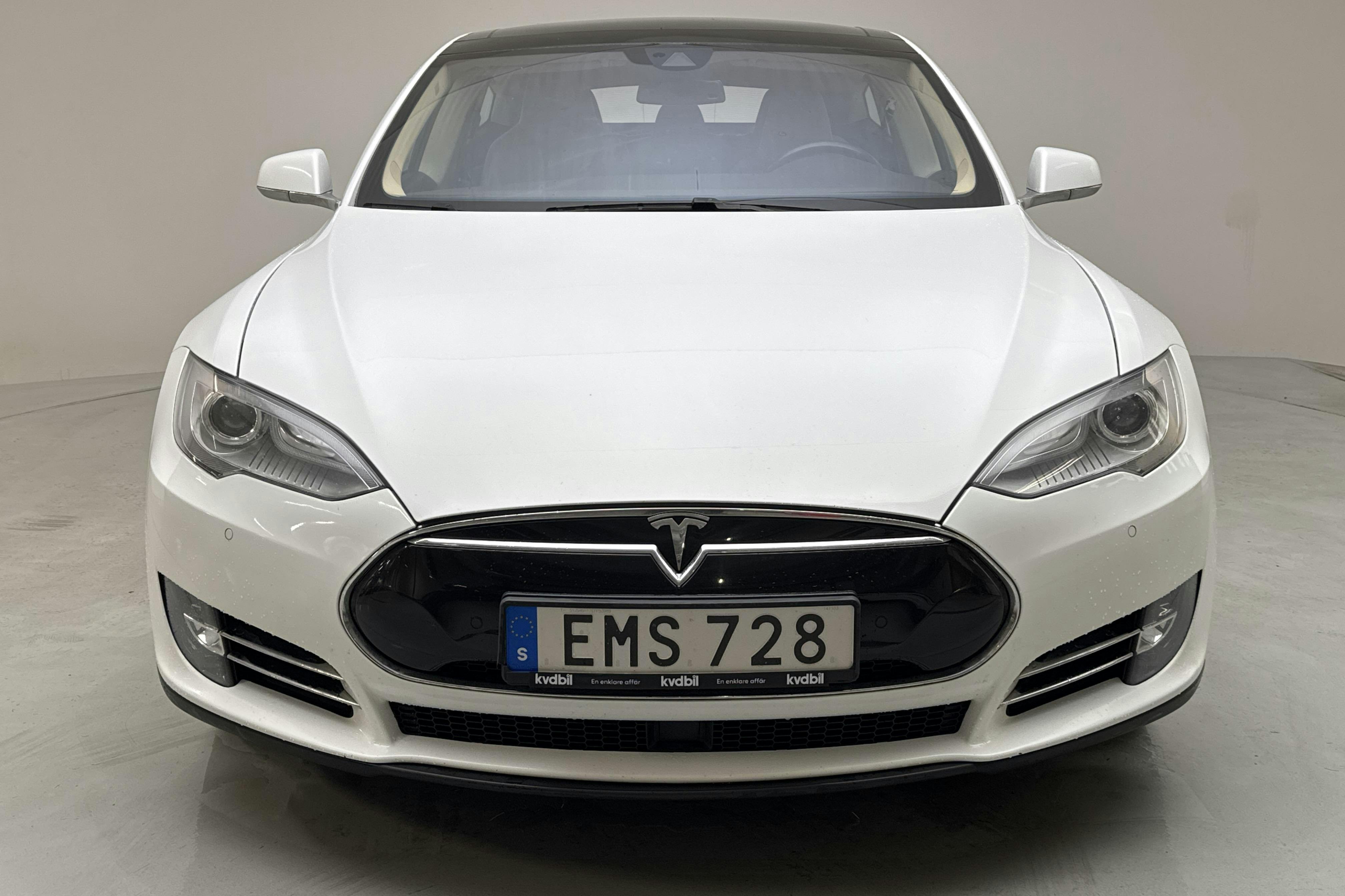 Tesla Model S 85 - 17 219 mil - Automat - vit - 2014