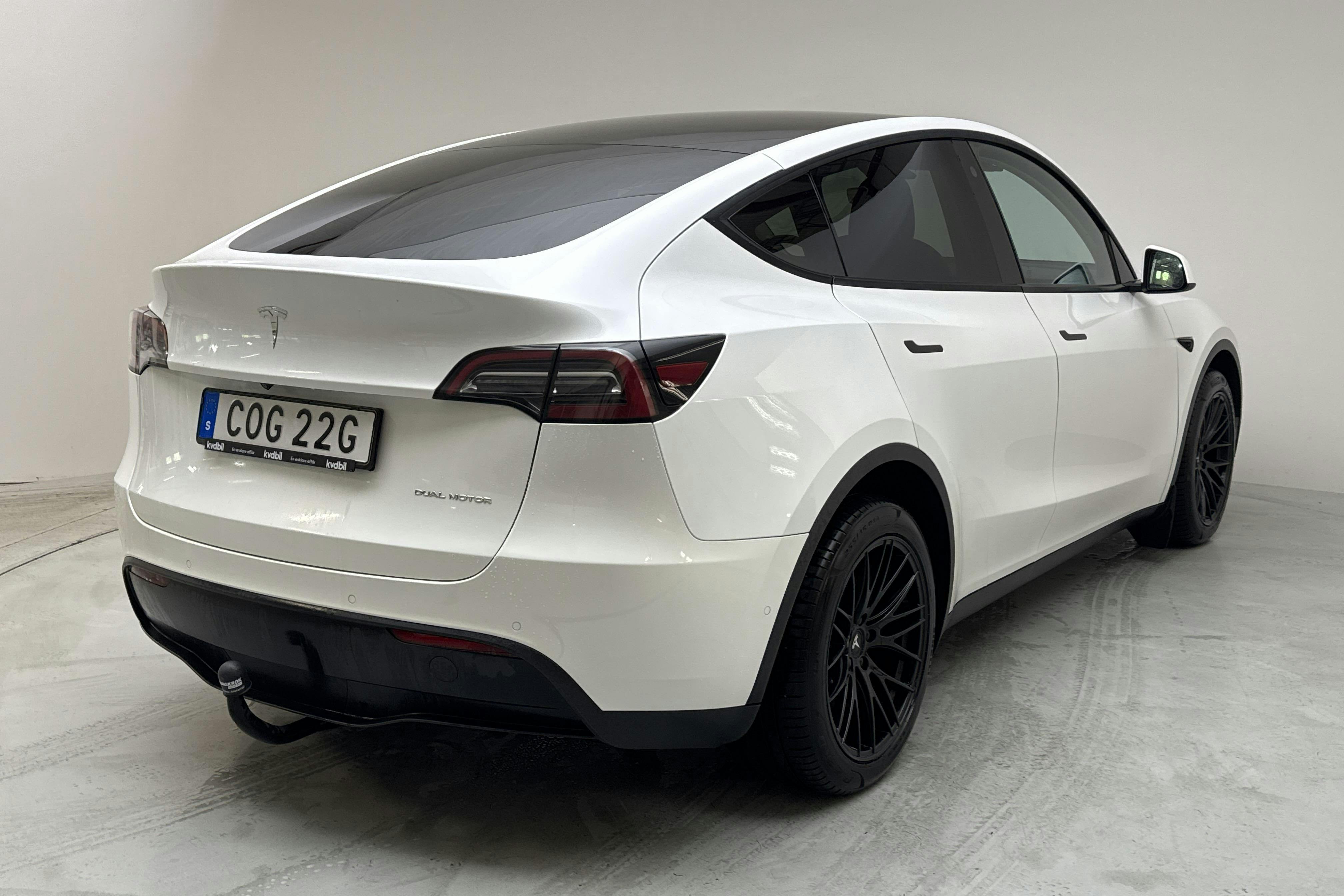 Tesla Model Y Long Range Dual Motor AWD - 18 094 mil - Automat - vit - 2021