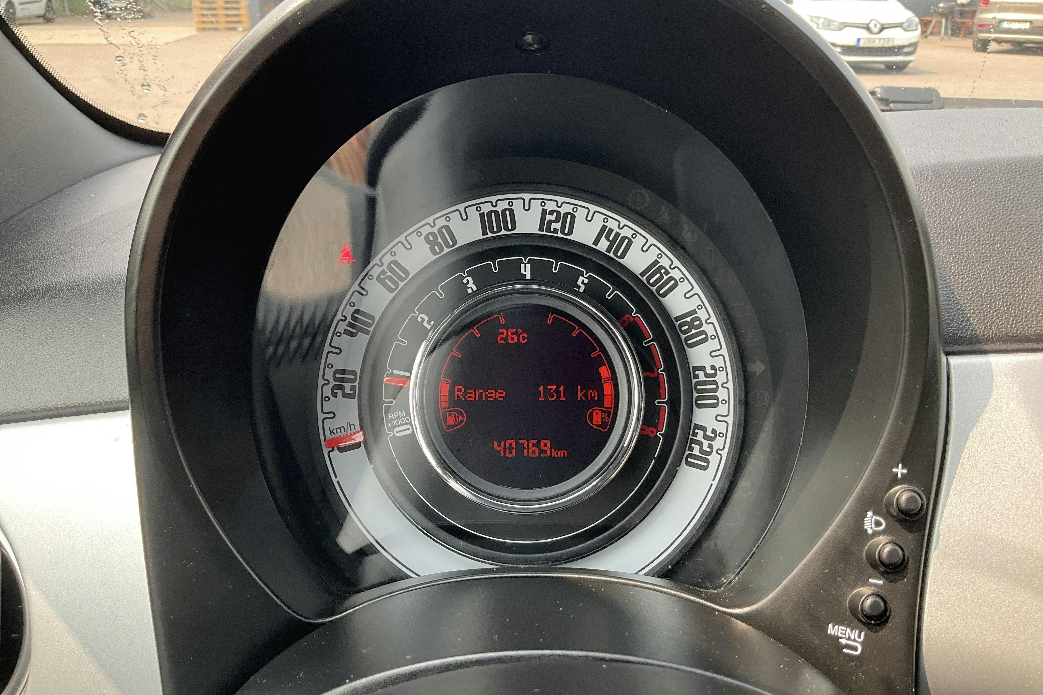 Fiat 500 Hybrid (70hk) - 4 077 mil - Manuell - vit - 2022