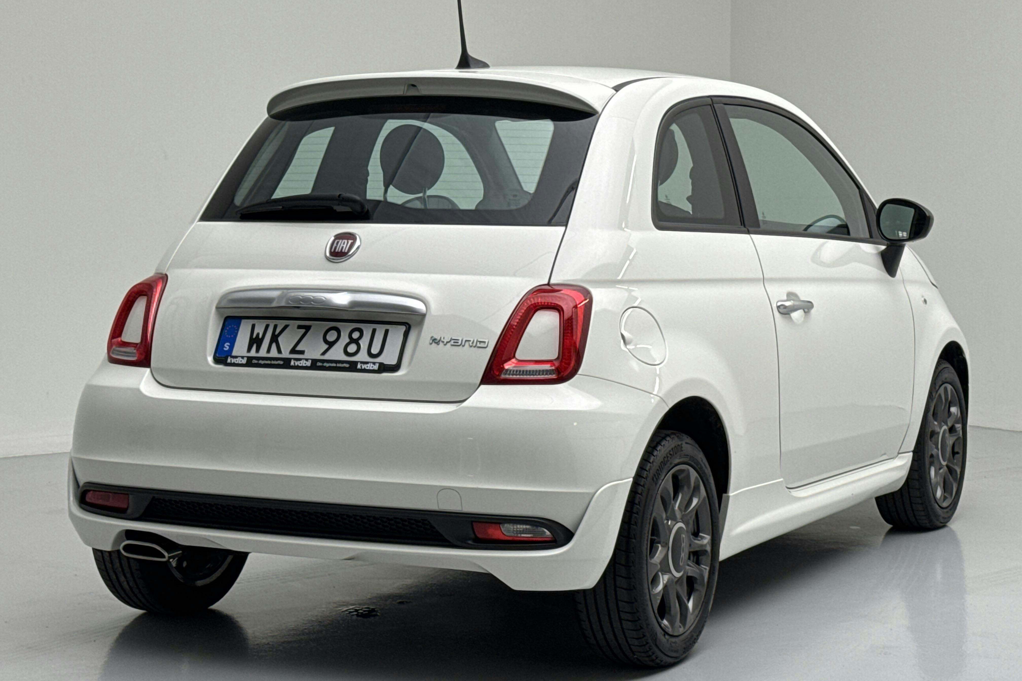 Fiat 500 Hybrid (70hk) - 4 077 mil - Manuell - vit - 2022