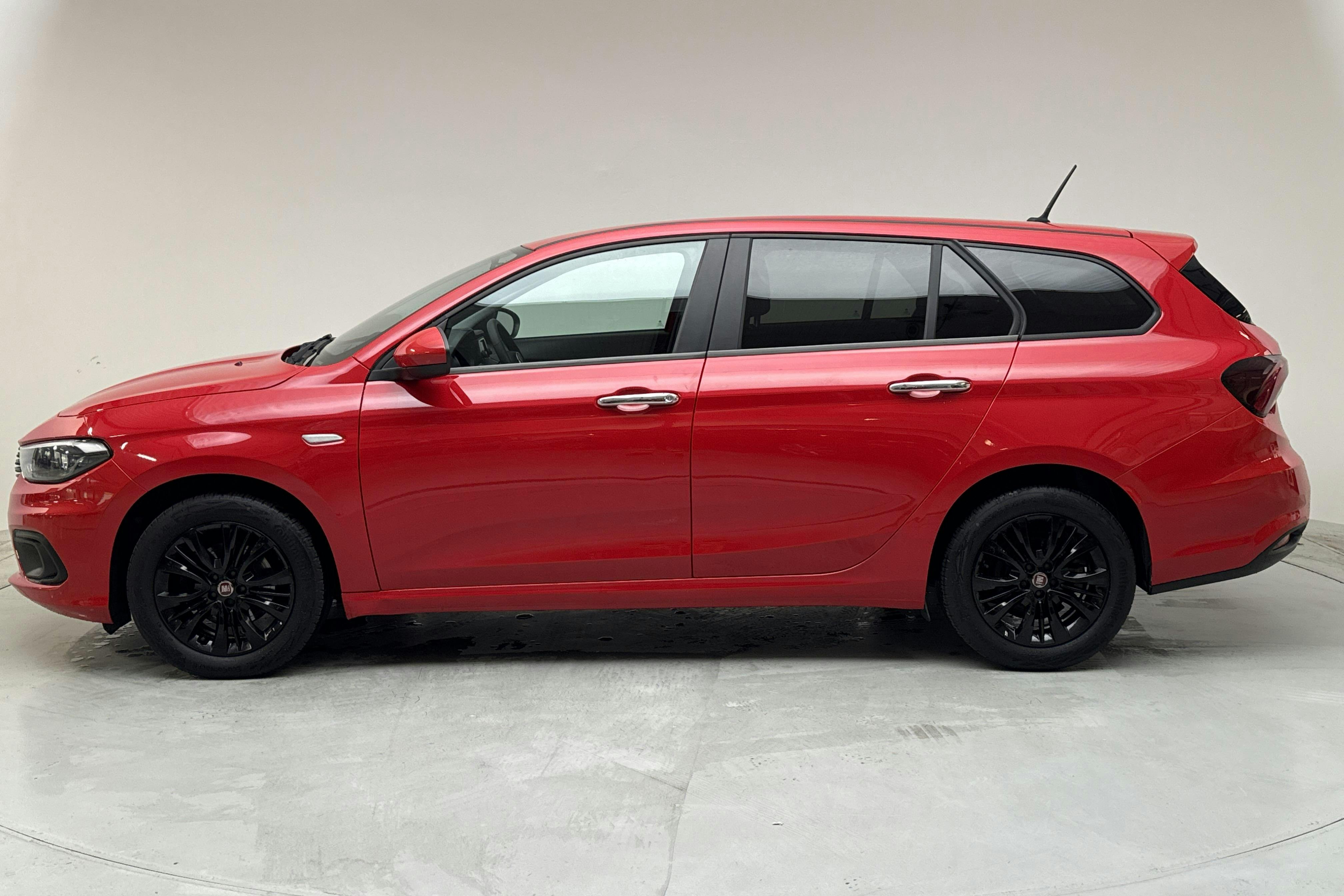 Fiat Tipo 1.4 Kombi (95hk) - 76 980 km - Manual - red - 2020