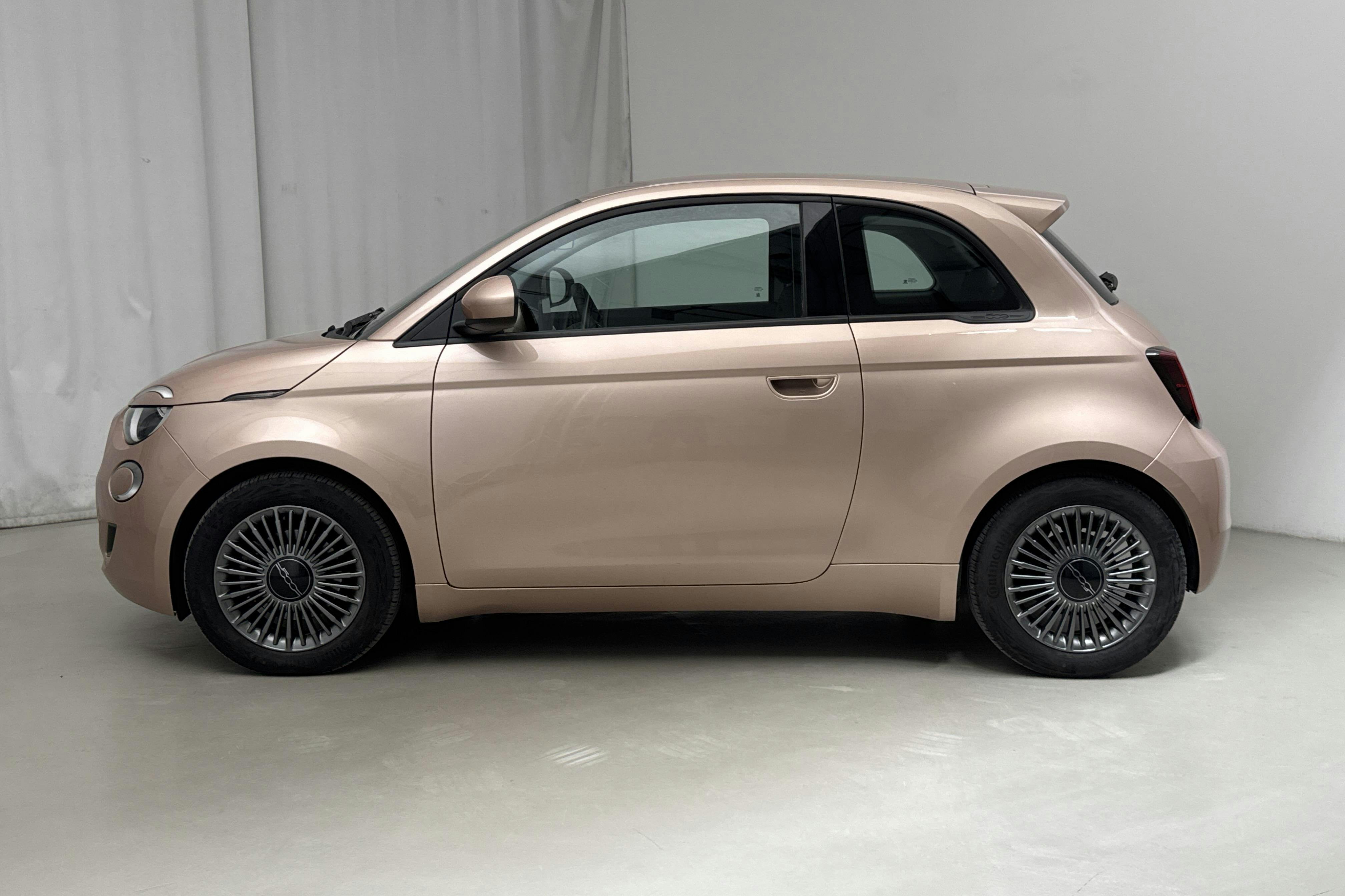 Esitlusfoto 2 aadressil 16: Fiat 500e (118hk) - 27 350 km - Automaatne - punane - 2022