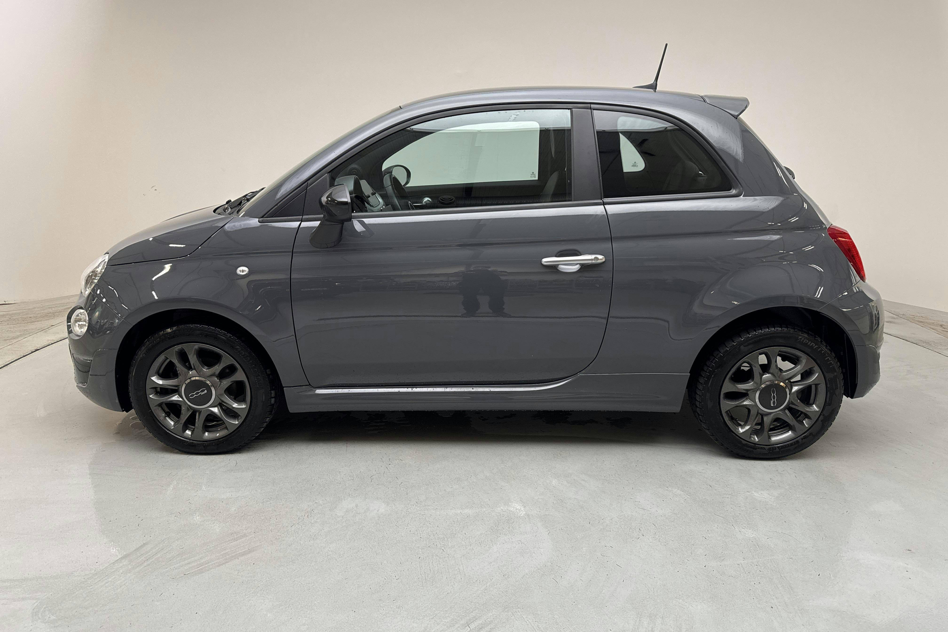 Fiat 500 Hybrid (70hk) - 50 640 km - Manual - gray - 2022