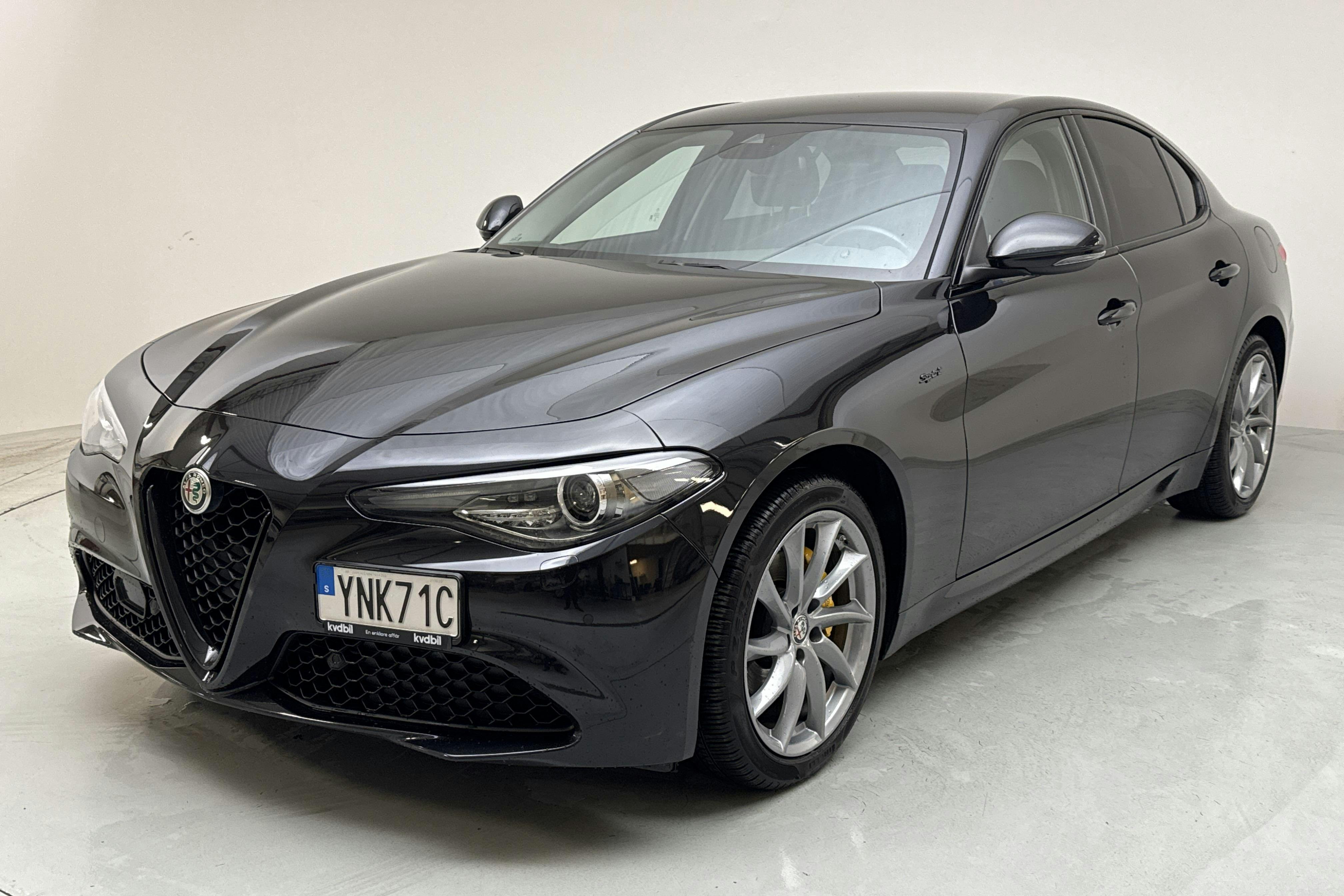 Alfa Romeo Giulia 2.0 (200hk) - 46 010 km - Automatic - black - 2021