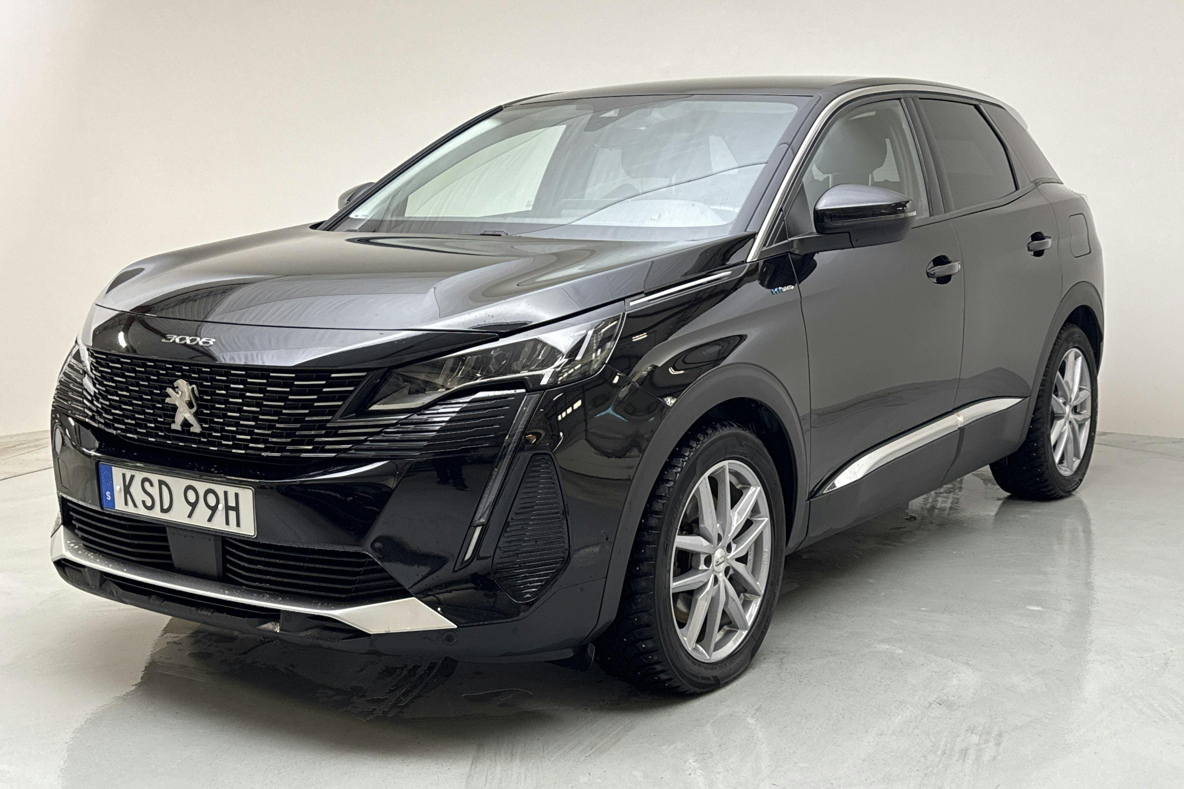 Peugeot 3008 1.6 Plug-in Hybrid (225hk) - 7 146 mil - Automat - svart - 2021