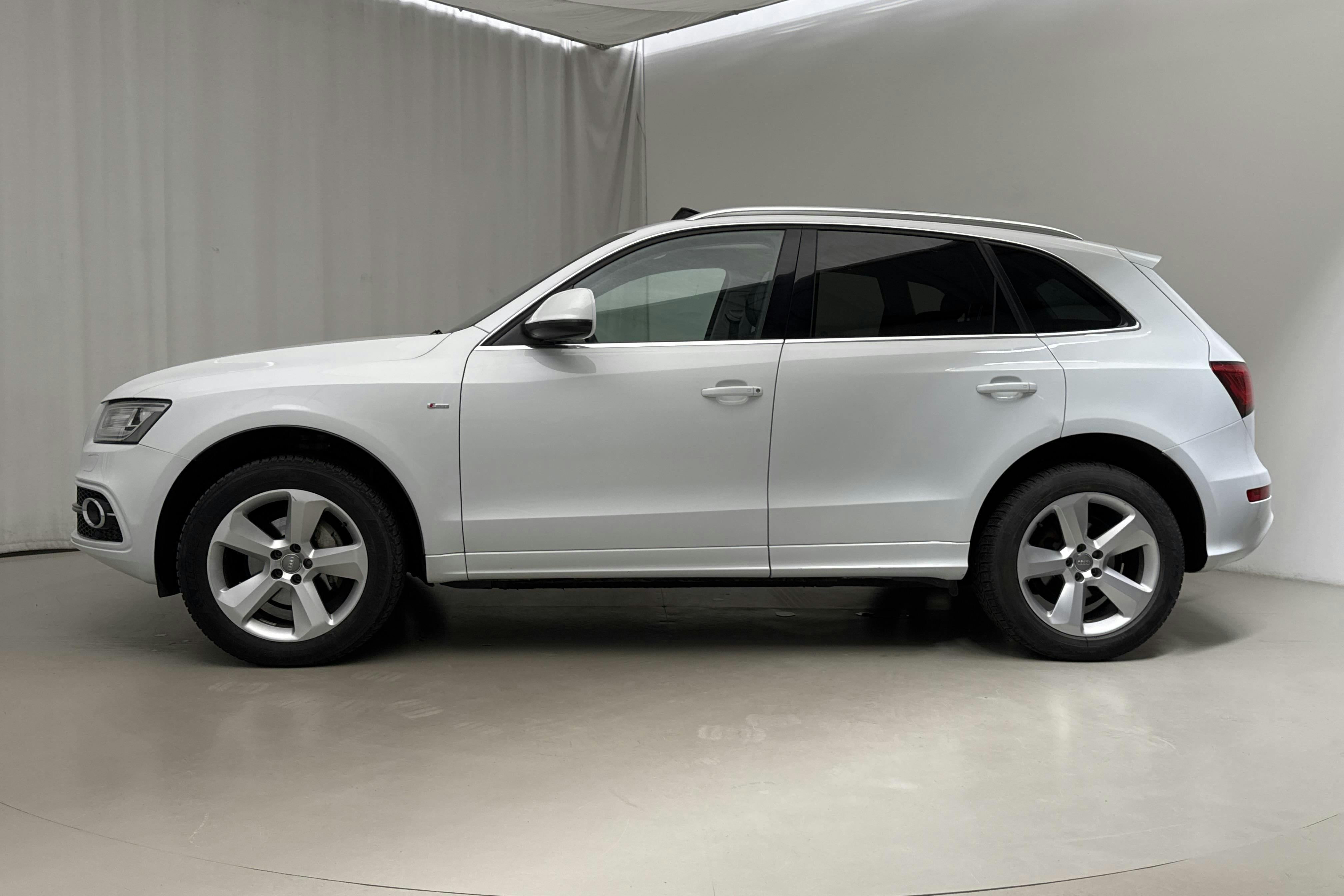 Audi Q5 2.0 TDI quattro (177hk) - 16 929 mil - Automat - vit - 2014