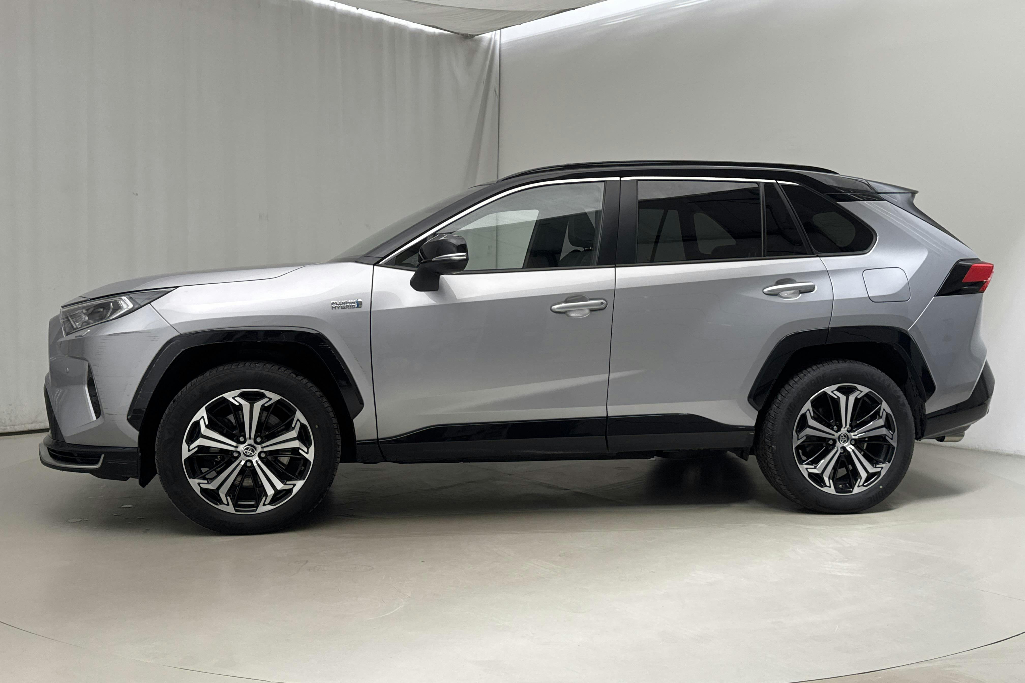 Toyota RAV4 2.5 Plug-in Hybrid AWD (306hk) - 11 080 mil - Automat - grå - 2021