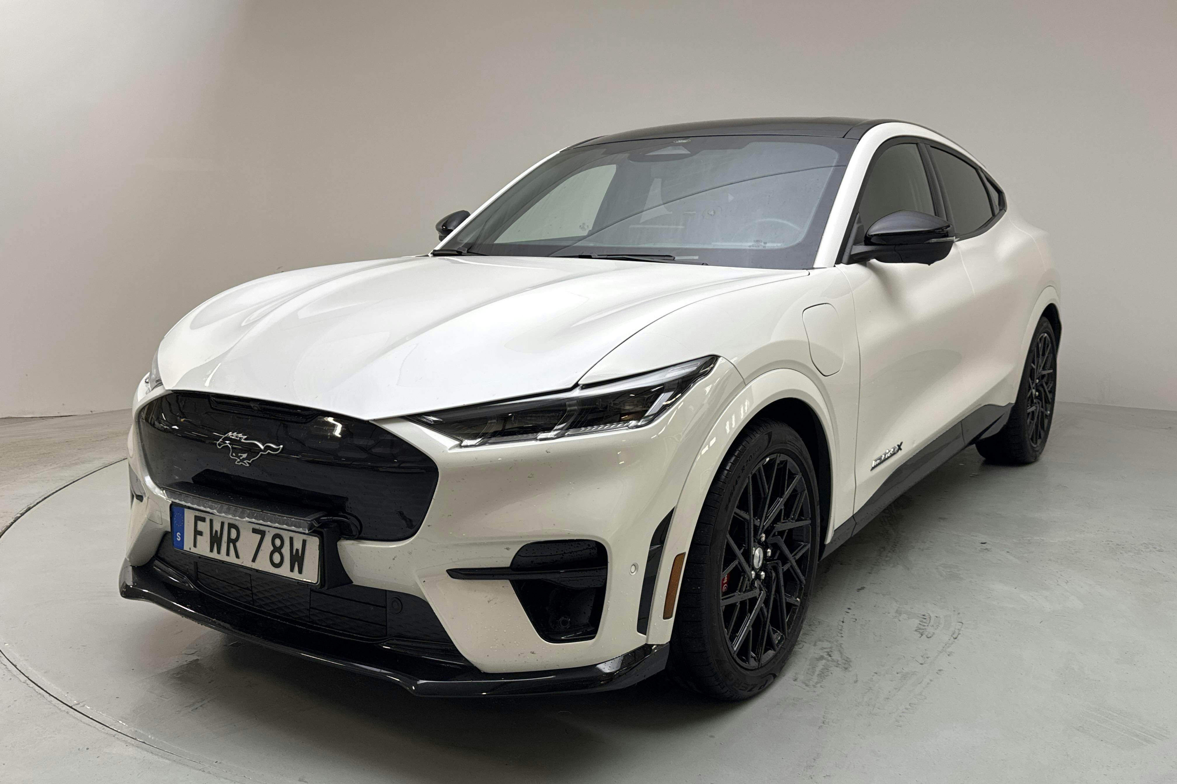 Ford Mustang Mach-E GT 91 kWh AWD (487hk) - 37 000 km - Automatic - white - 2021