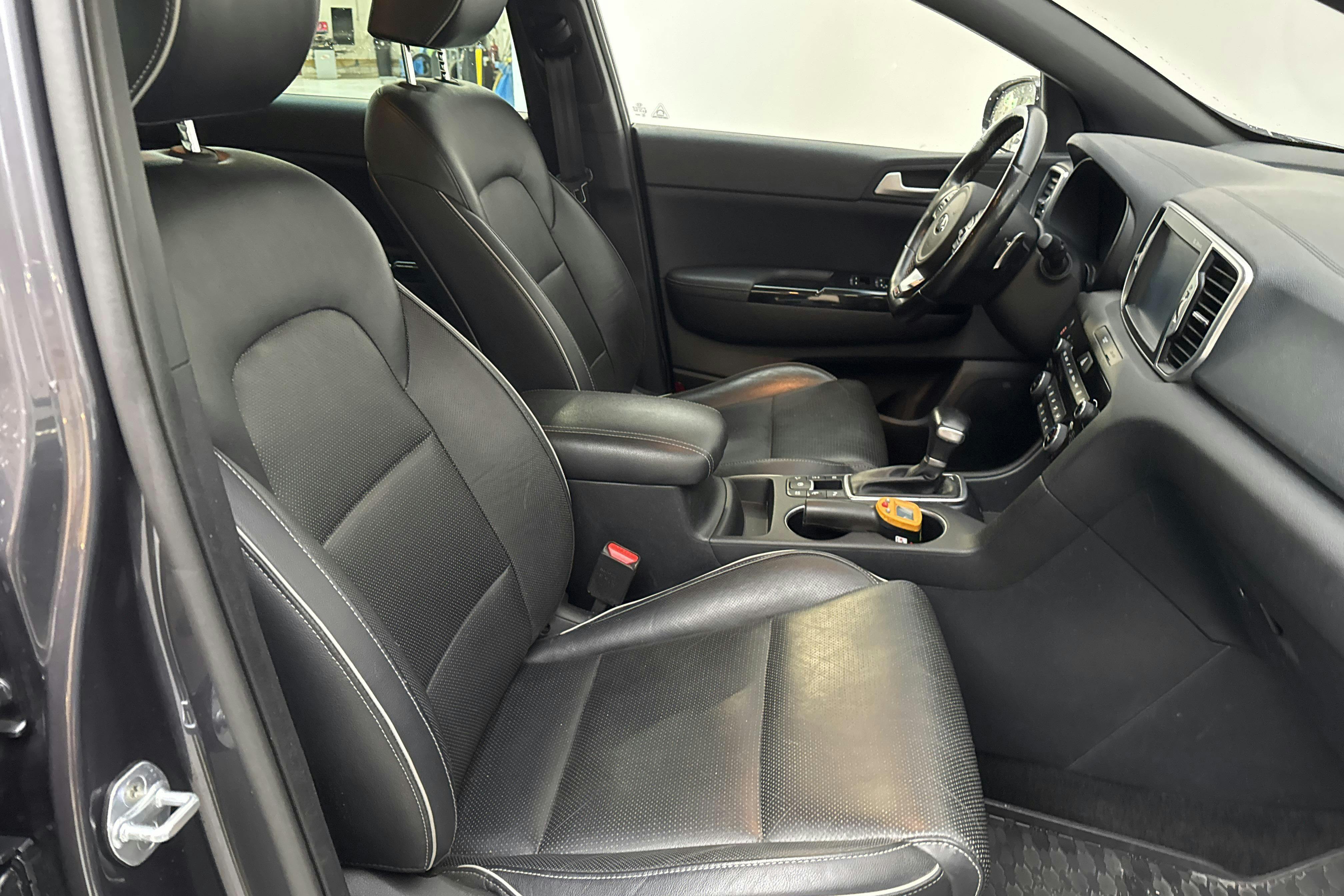 KIA Sportage 1.6 T-GDI AWD (177hk) - 9 726 mil - Automat - grå - 2017