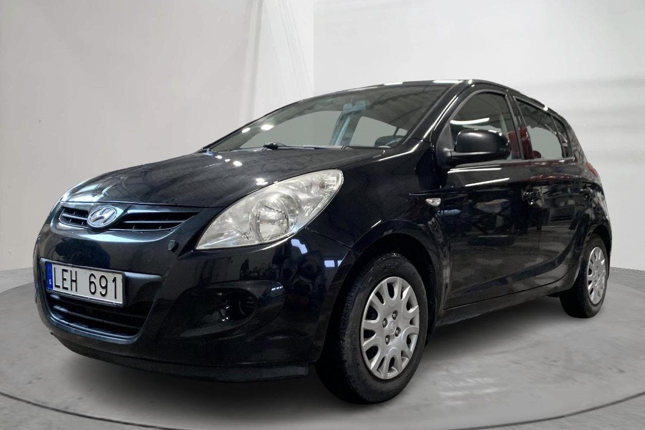 Hyundai i20 1.2 (78hk) - 103 660 km - Käsitsi - must - 2011