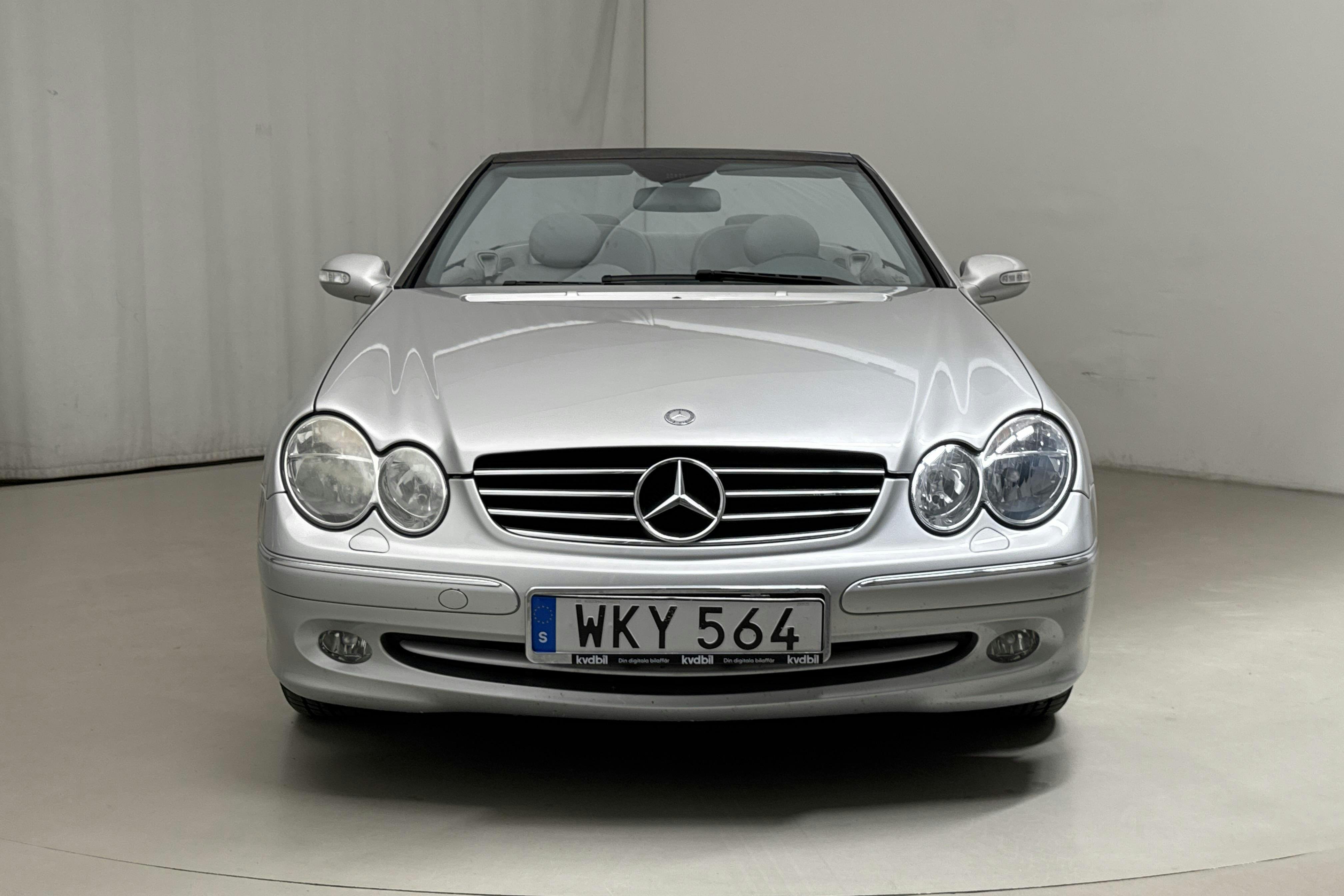 Mercedes CLK 200 Kompressor Cabriolet (163hk) - 131 100 km - Automatic - silver - 2005