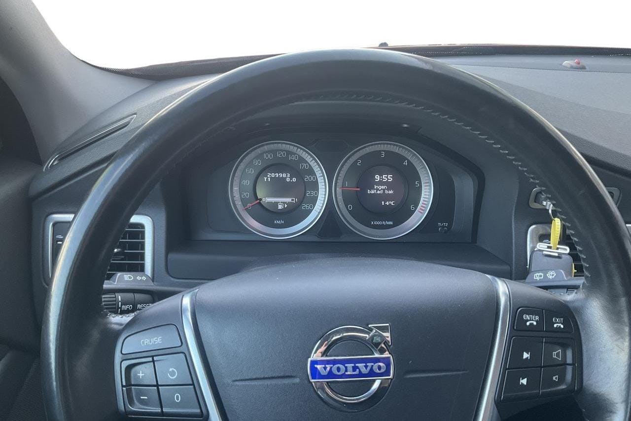 Volvo V70 II 1.6D DRIVe (109hk) - 20 999 mil - Manuell - röd - 2011
