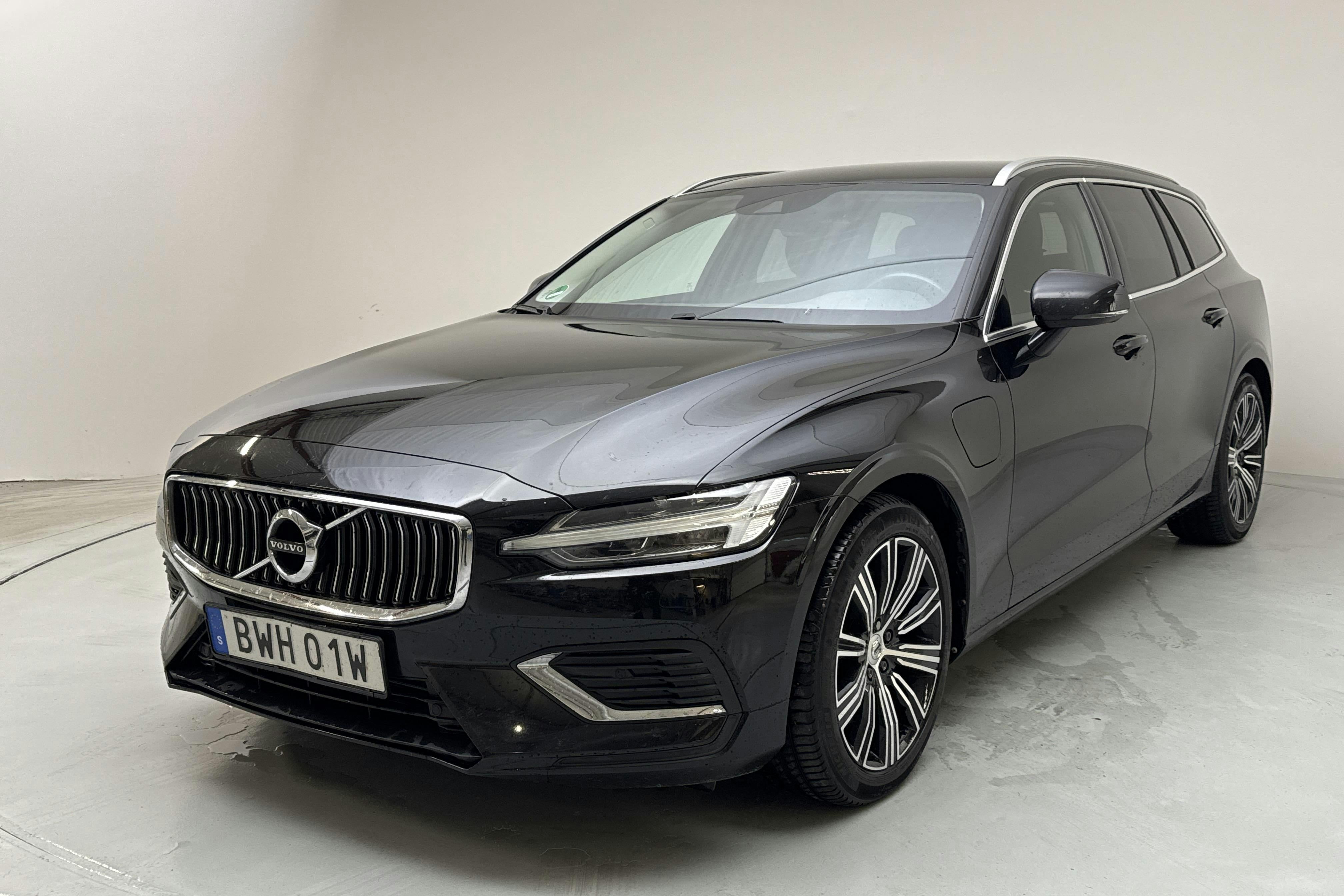 Volvo V60 T6 AWD Twin Engine (340hk) - 13 436 mil - Automat - svart - 2021