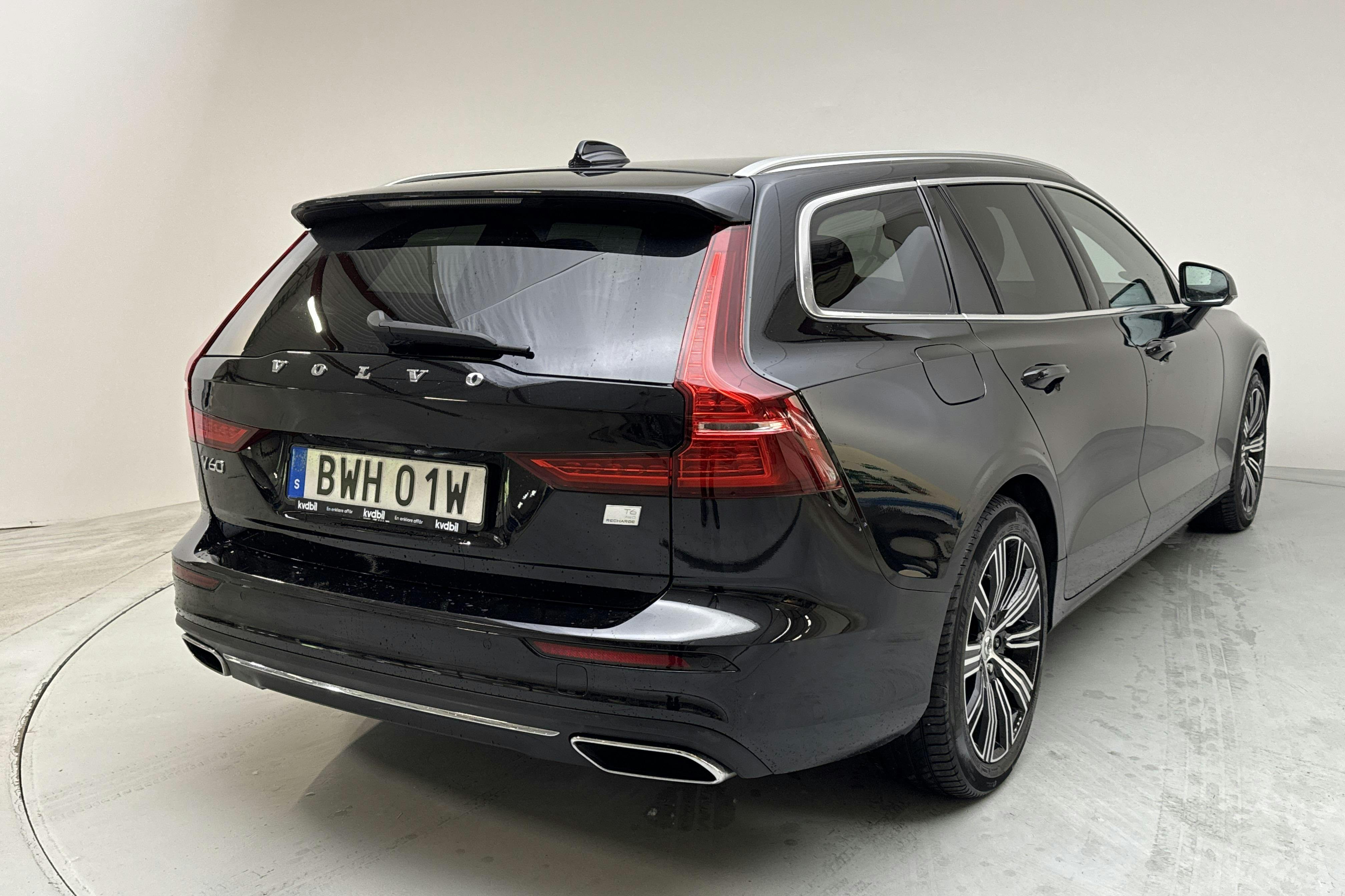 Volvo V60 T6 AWD Twin Engine (340hk) - 13 436 mil - Automat - svart - 2021