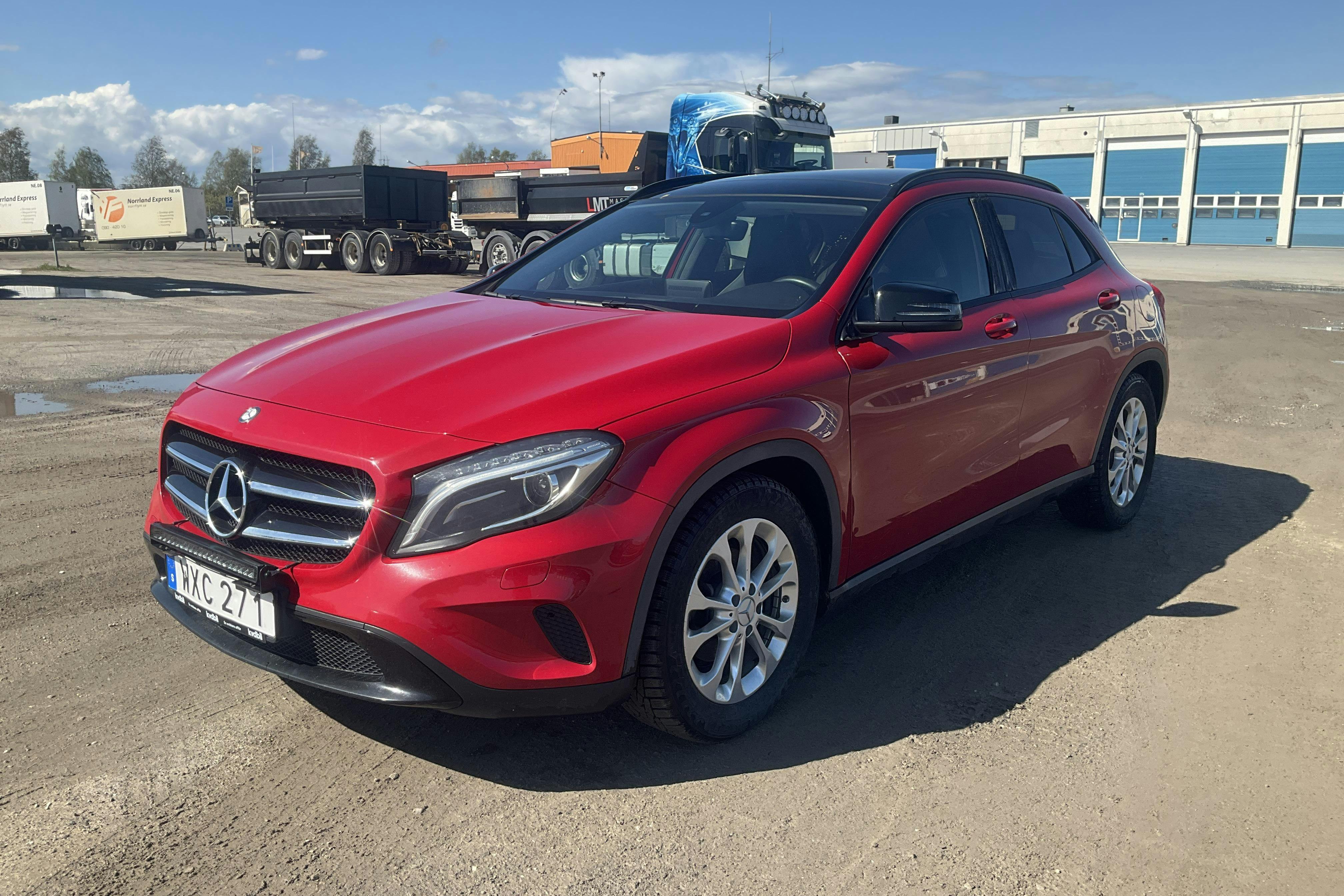 Mercedes GLA 200 d 4MATIC X156 (136hk) - 10 846 mil - Automat - röd - 2016