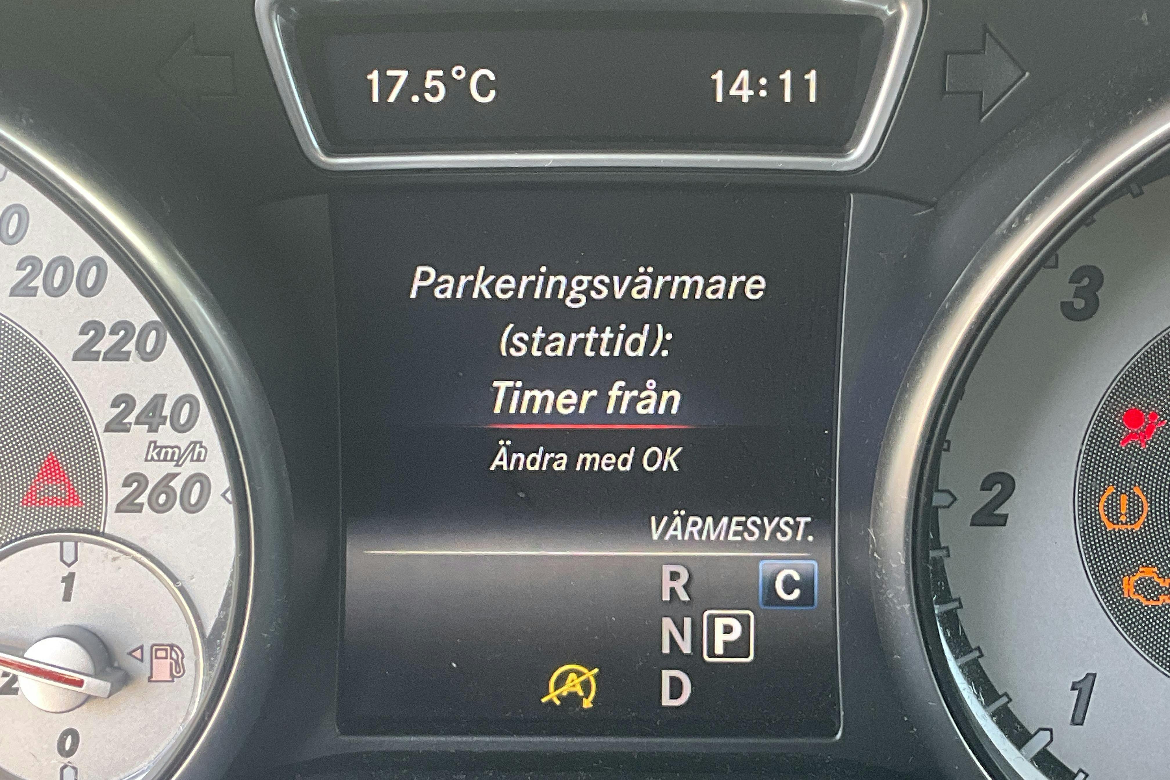 Mercedes GLA 200 d 4MATIC X156 (136hk) - 10 846 mil - Automat - röd - 2016