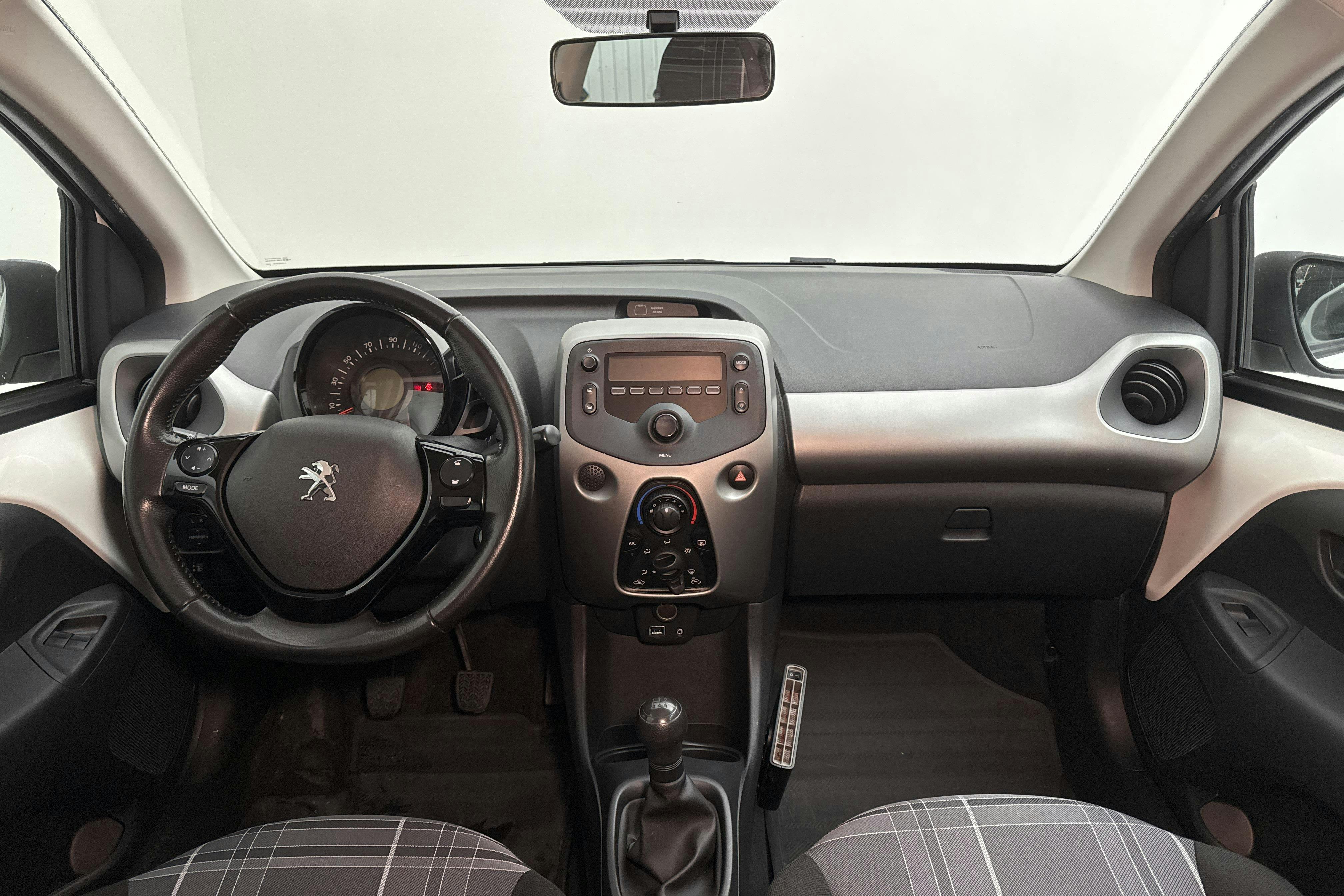 Peugeot 108 PureTech 5dr (68hk) - 9 847 mil - Manuell - vit - 2017