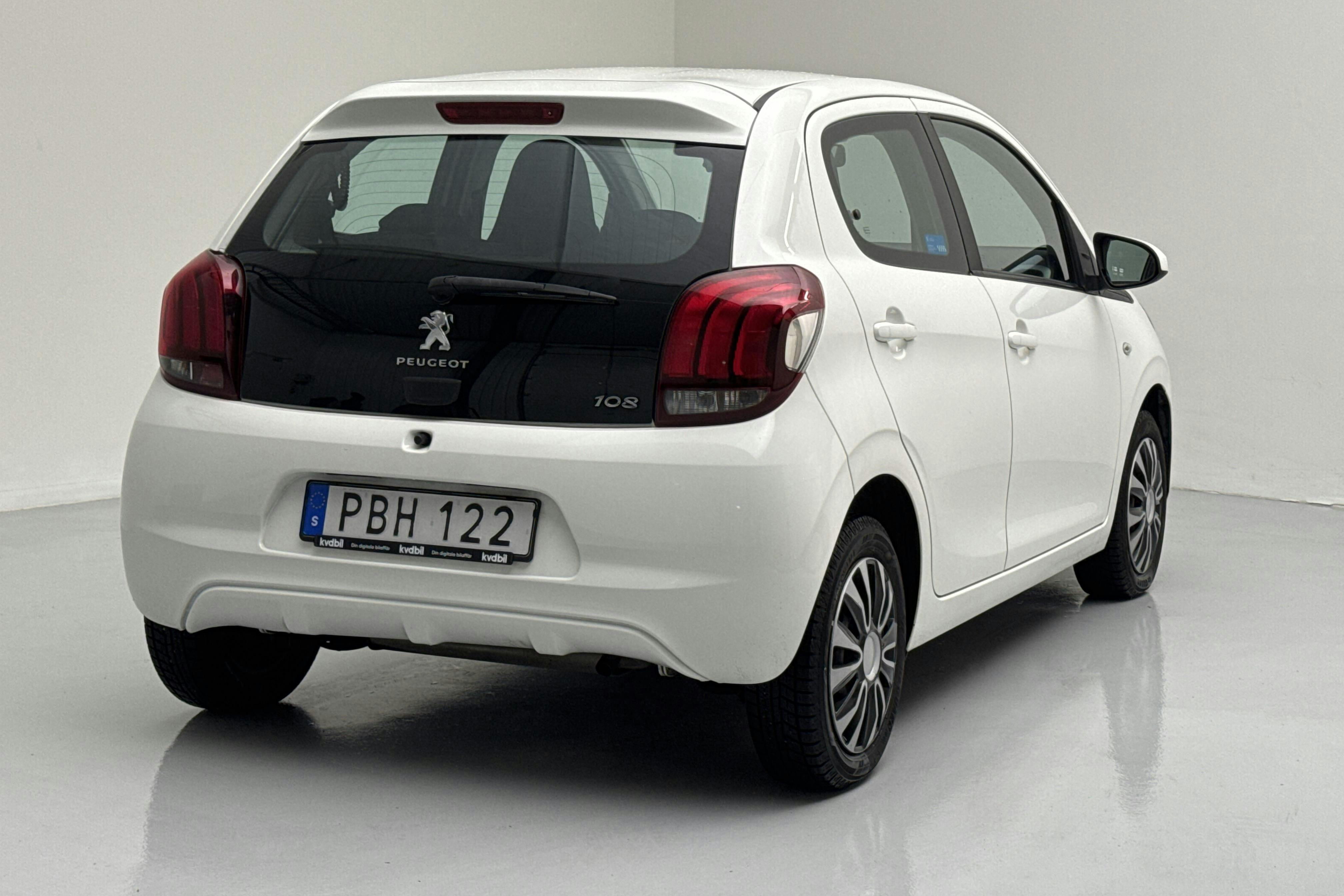 Peugeot 108 PureTech 5dr (68hk) - 9 847 mil - Manuell - vit - 2017