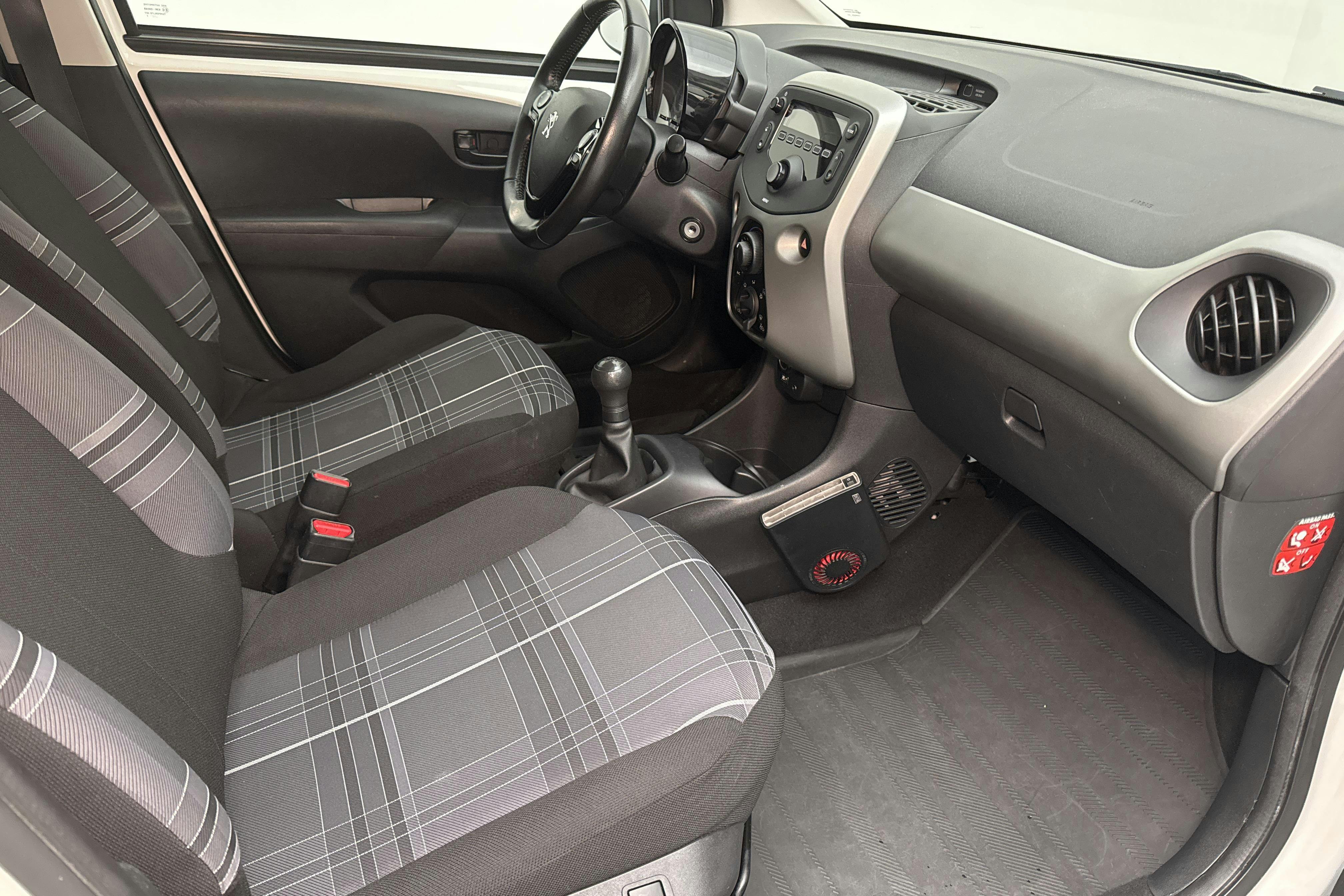 Peugeot 108 PureTech 5dr (68hk) - 9 847 mil - Manuell - vit - 2017