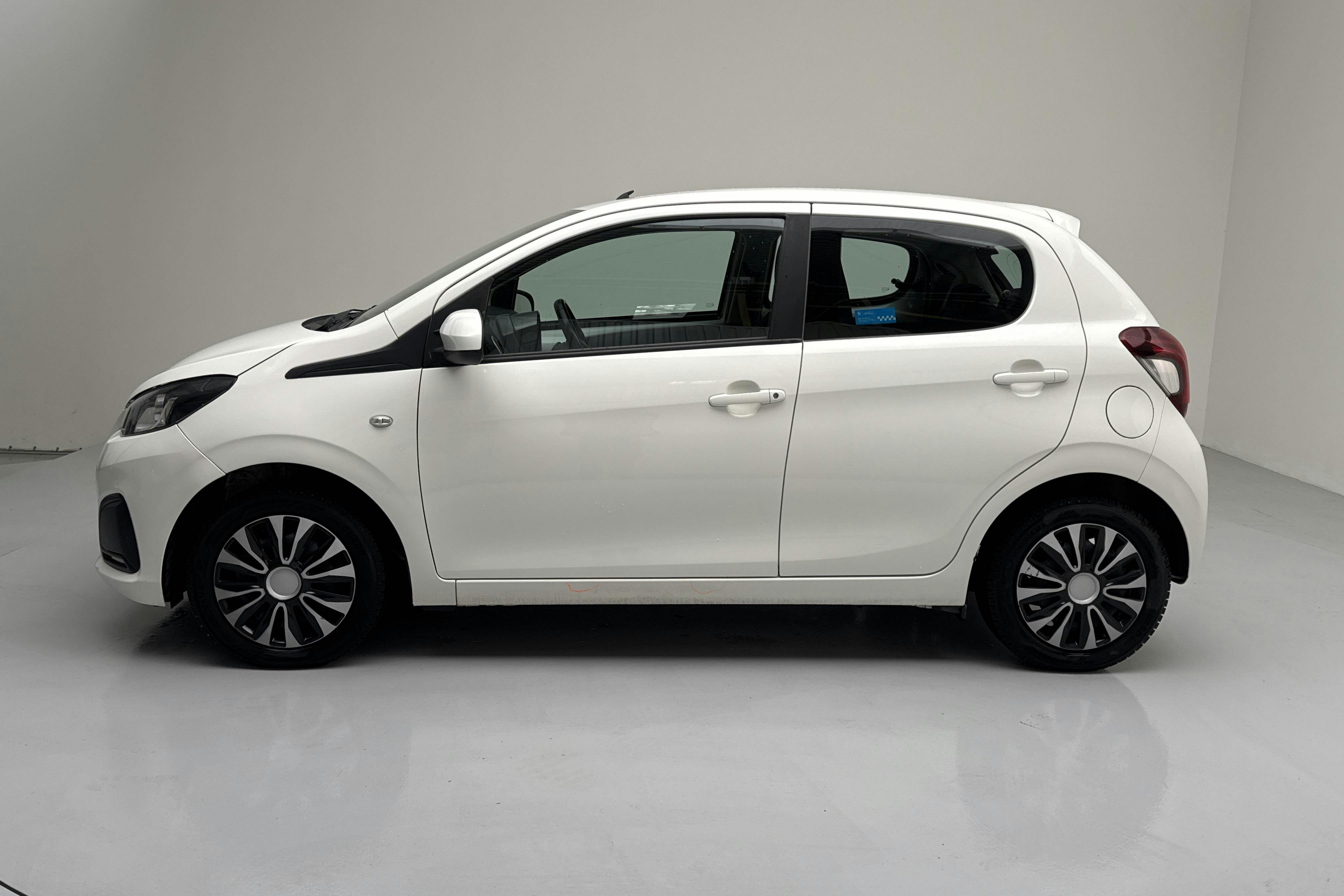 Peugeot 108 PureTech 5dr (68hk) - 9 847 mil - Manuell - vit - 2017