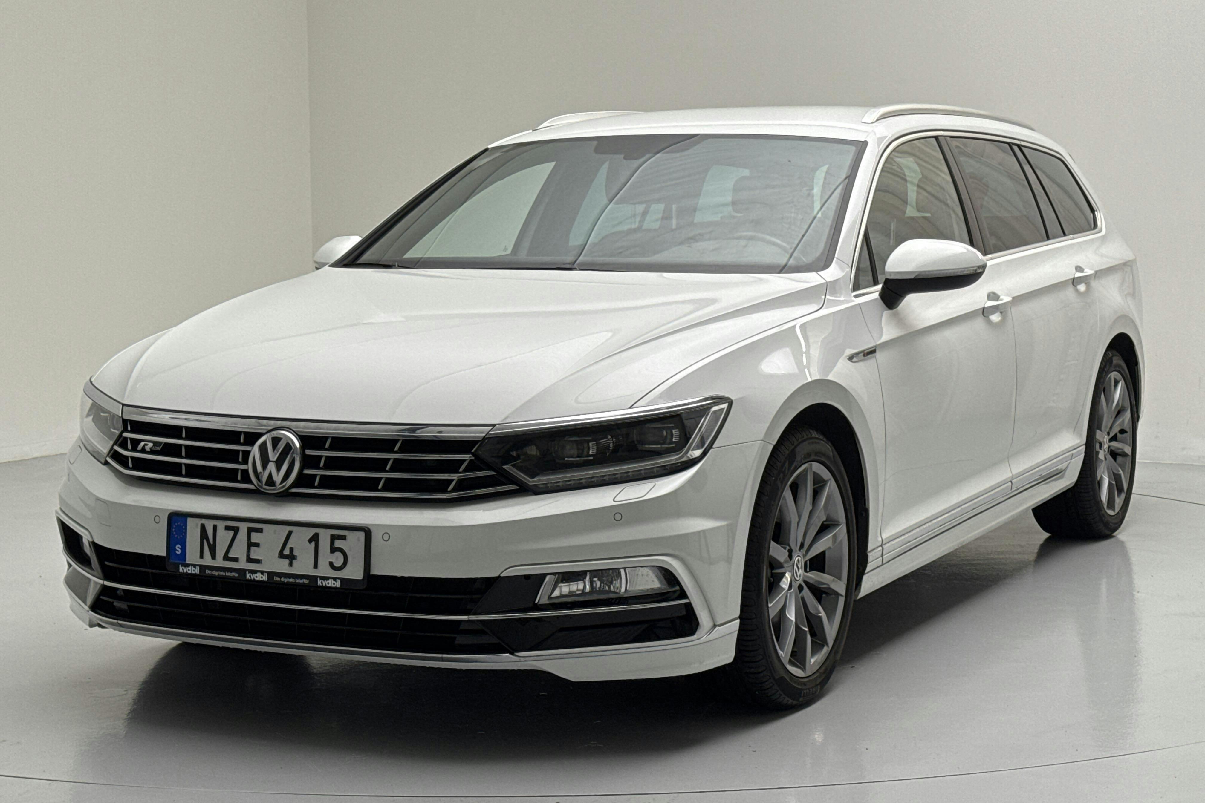 VW Passat 2.0 TSI Sportscombi 4MOTION (280hk) - 9 554 mil - Automat - vit - 2016