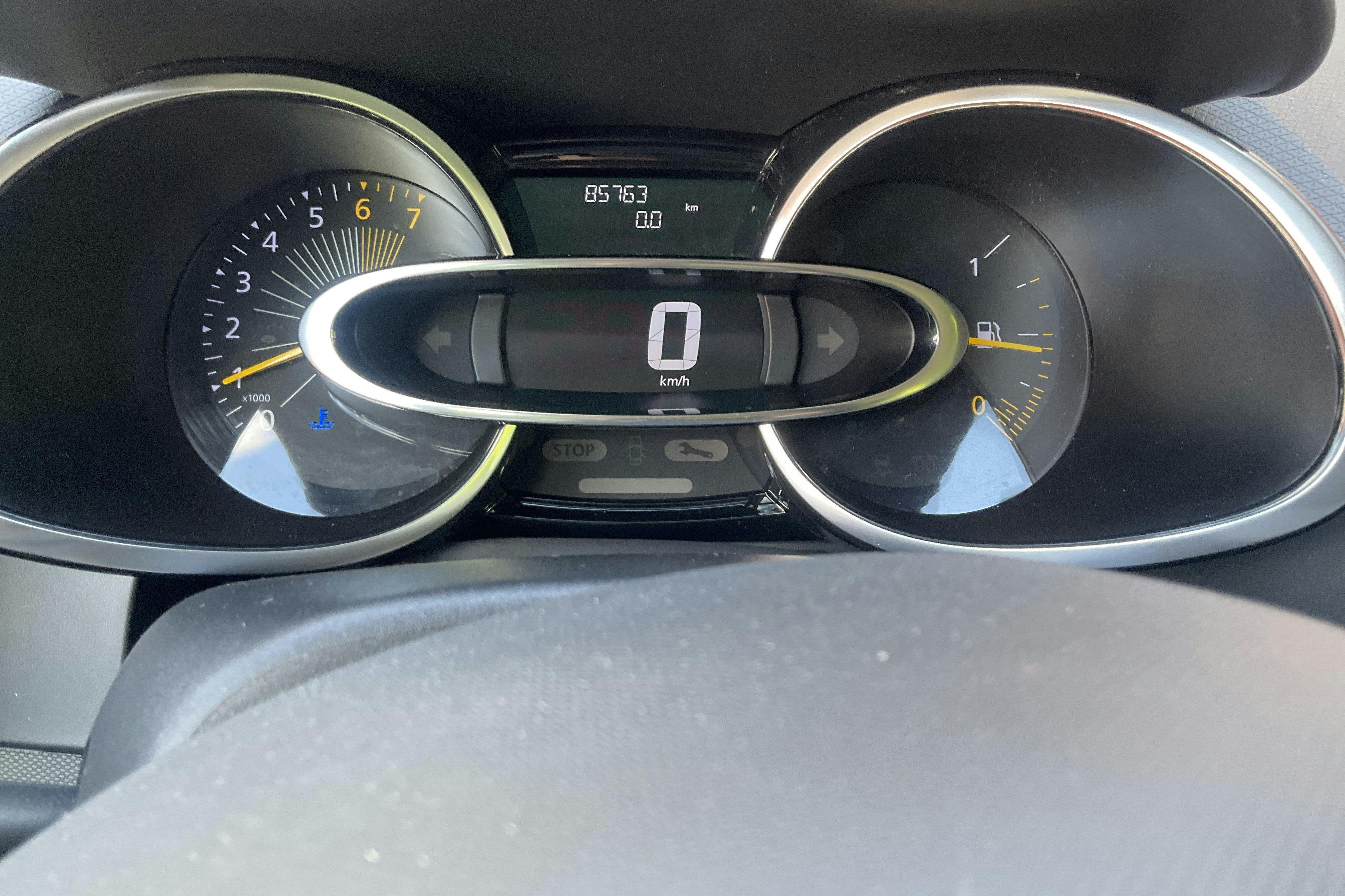 Renault Clio IV 0.9 TCe 90 5dr (90hk) - 8 576 mil - Manuell - vit - 2015