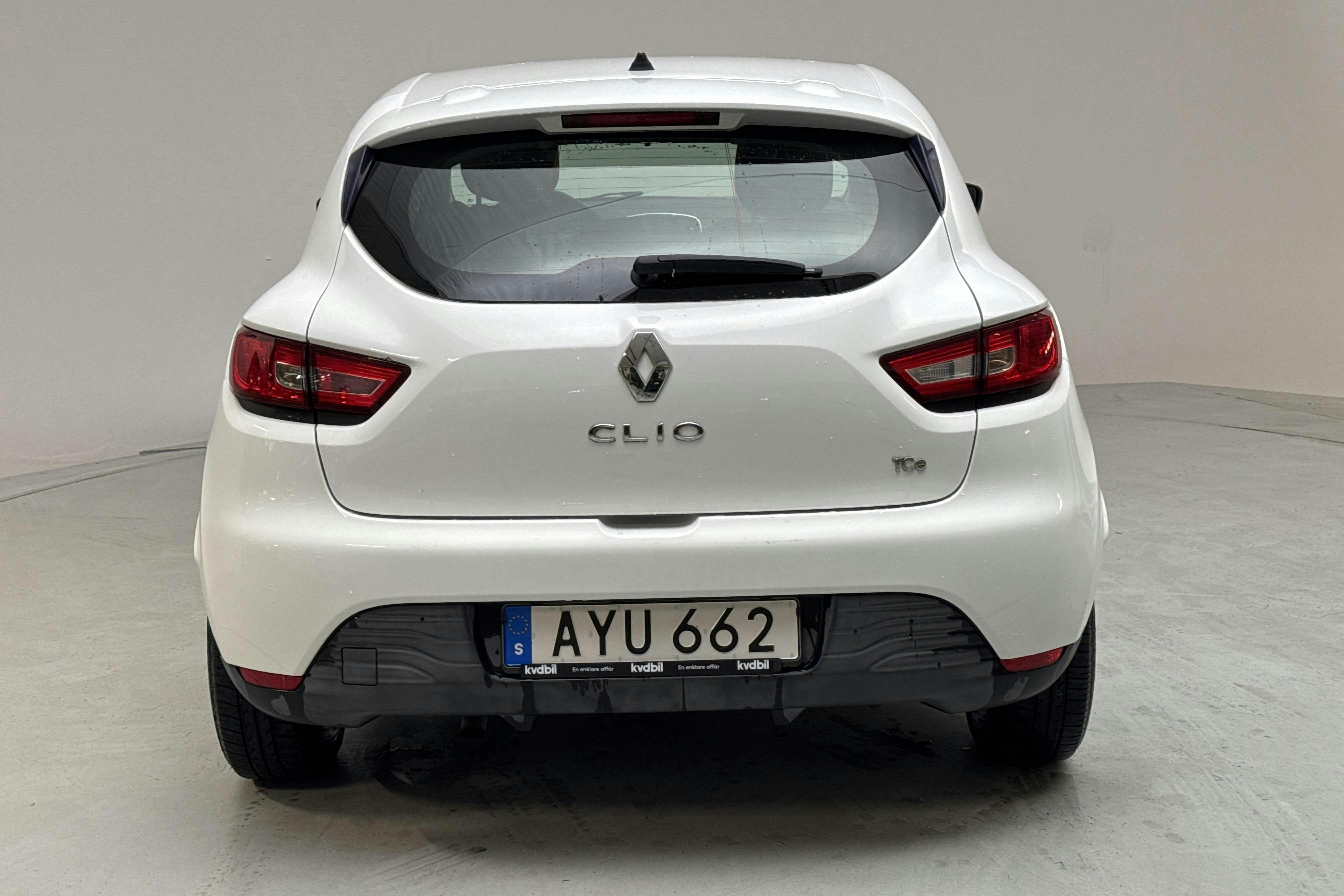 Renault Clio IV 0.9 TCe 90 5dr (90hk) - 8 576 mil - Manuell - vit - 2015