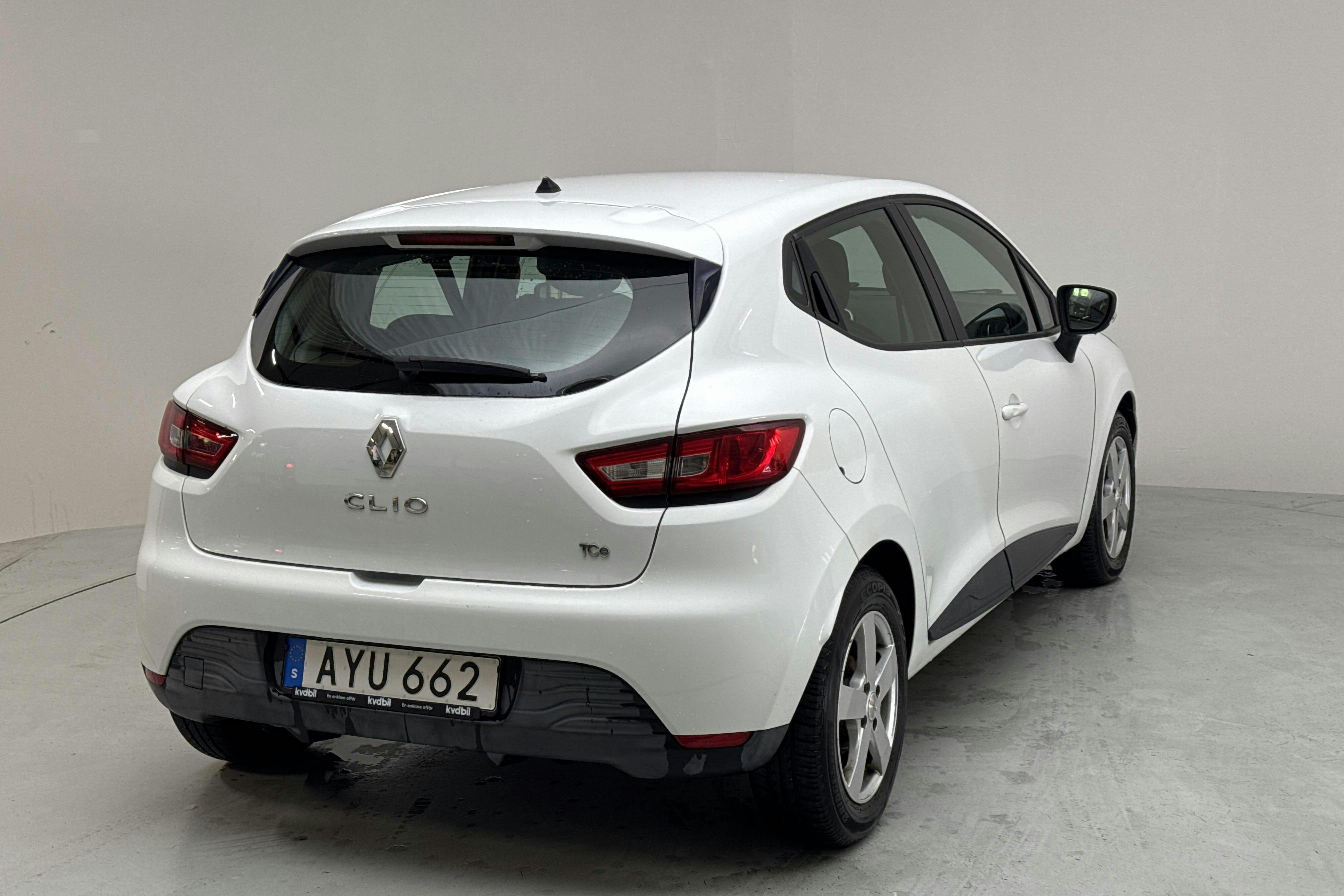 Renault Clio IV 0.9 TCe 90 5dr (90hk) - 8 576 mil - Manuell - vit - 2015