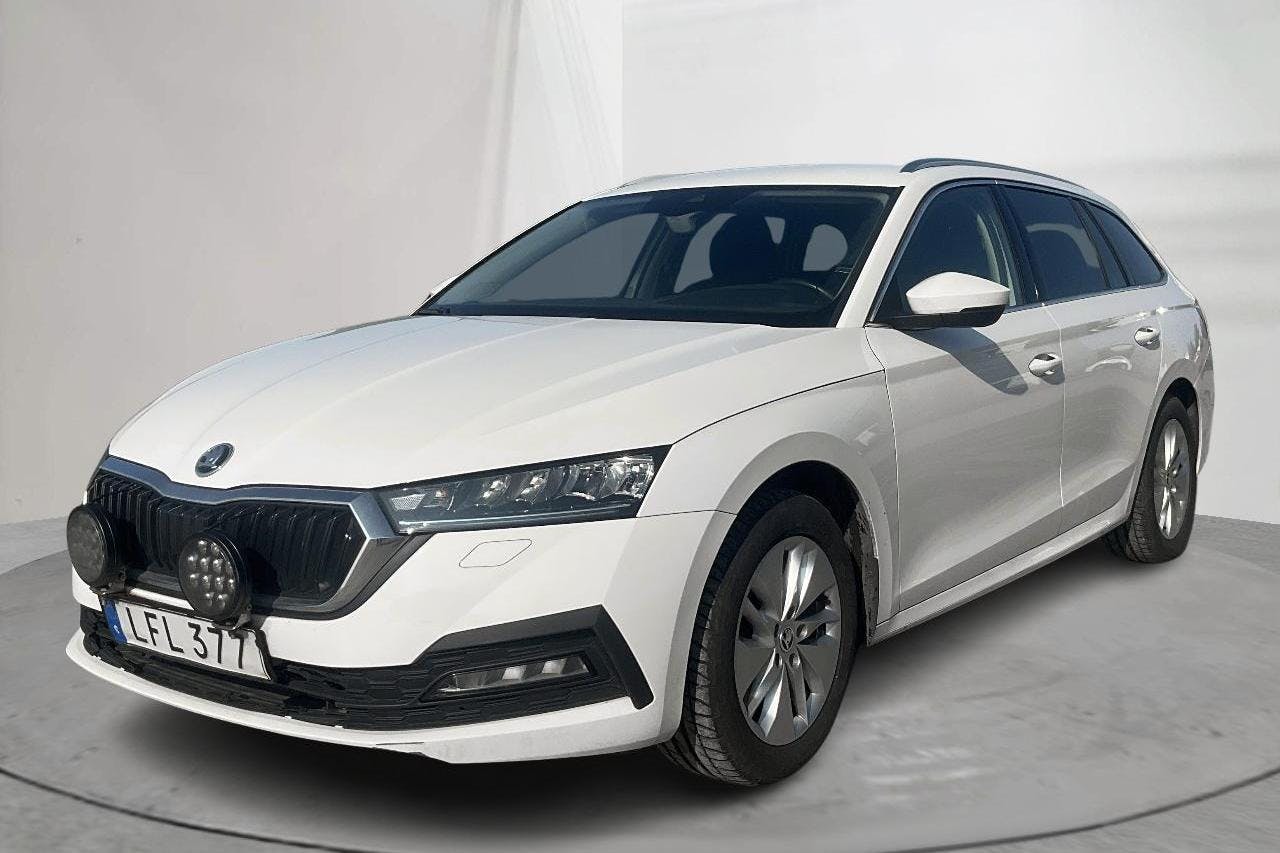 Esitlusfoto 1 aadressil 22: Skoda Octavia 2.0 TDI Combi 4x4 (150hk) - 125 550 km - Automaatne - valge - 2023