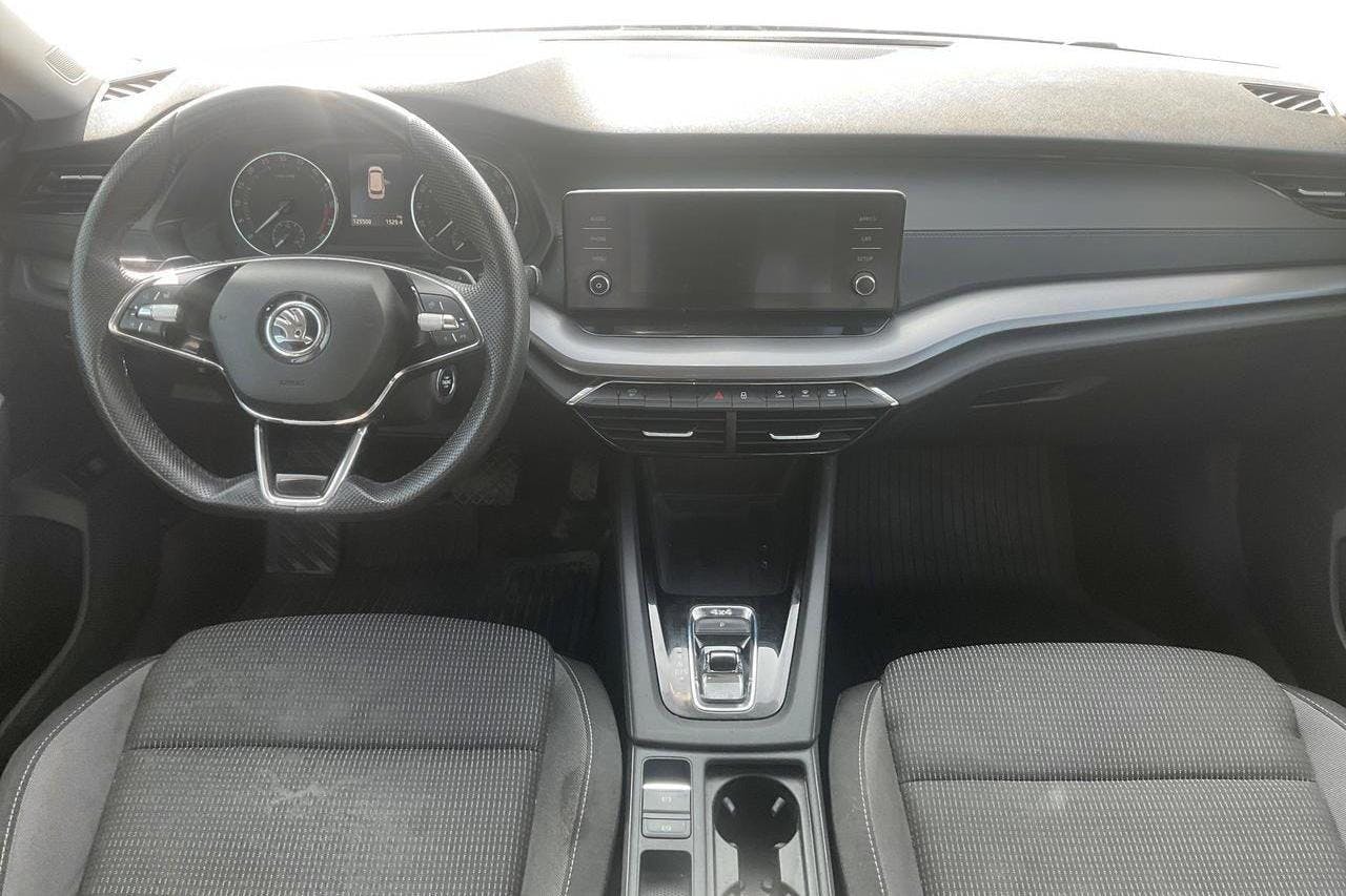 Skoda Octavia 2.0 TDI Combi 4x4 (150hk) - 125 550 km - Automaatne - valge - 2023