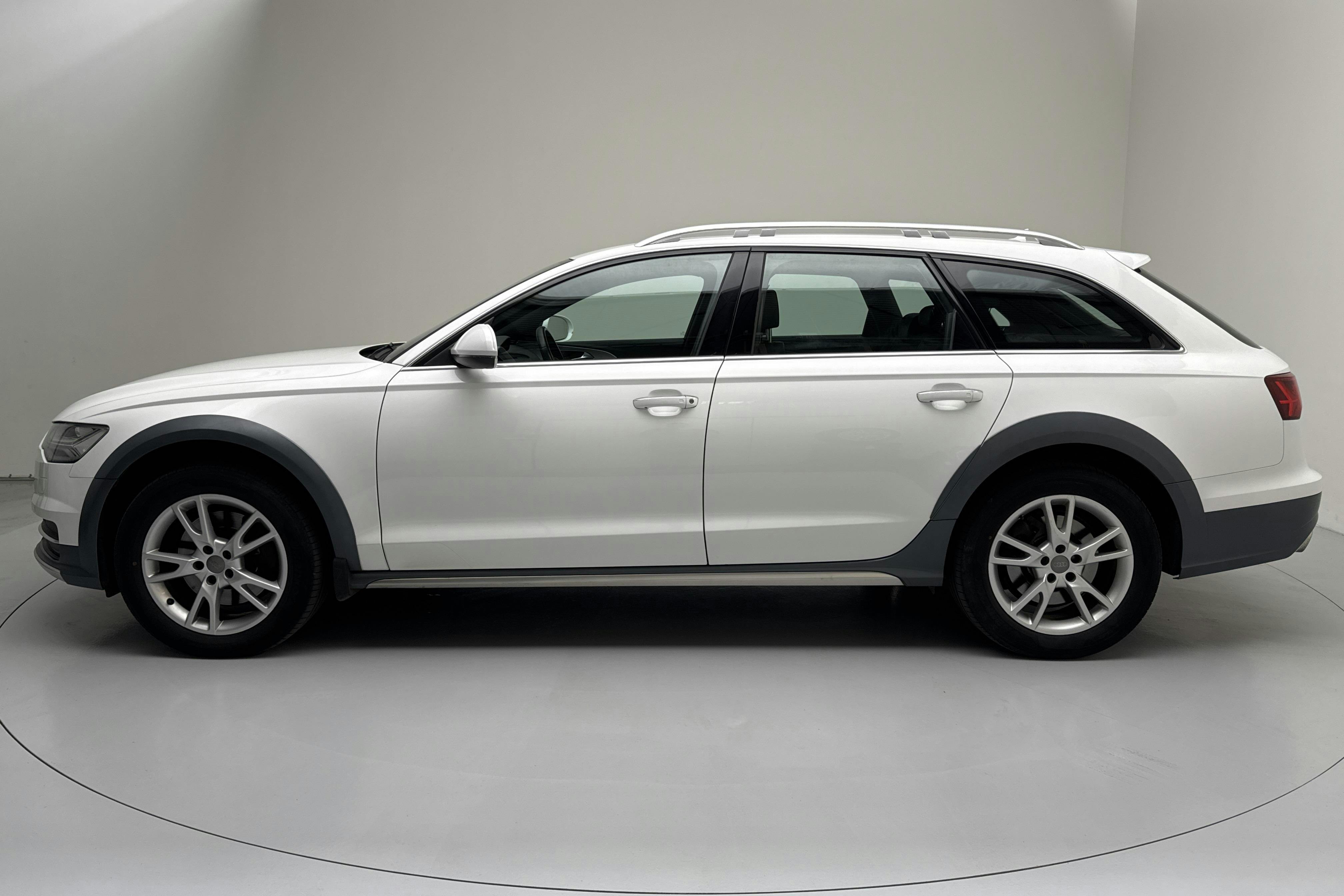 Audi A6 Allroad 3.0 TDI quattro (218hk) - 22 722 mil - Automat - vit - 2016