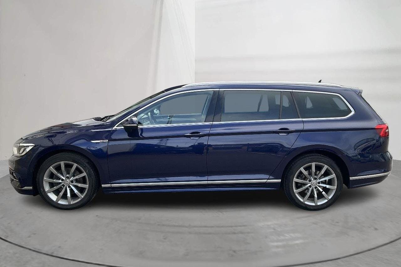 VW Passat 2.0 TDI Sportscombi 4MOTION (190hk) - 70 080 km - Automatic - Dark Blue - 2018